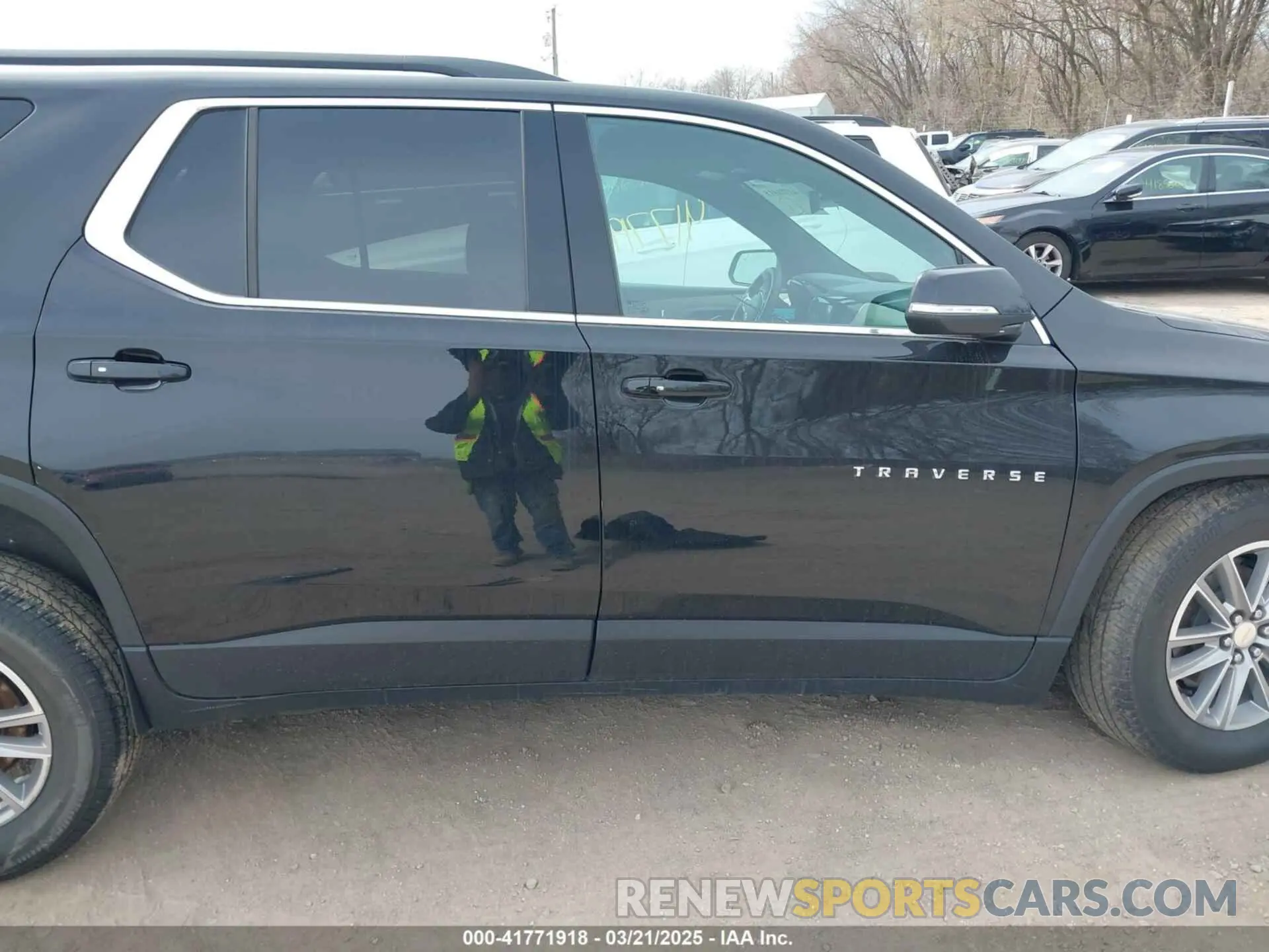 13 fotografías del automóvil dañado 1GNEVGKW3NJ141333 CHEVROLET TRAVERSE 2022