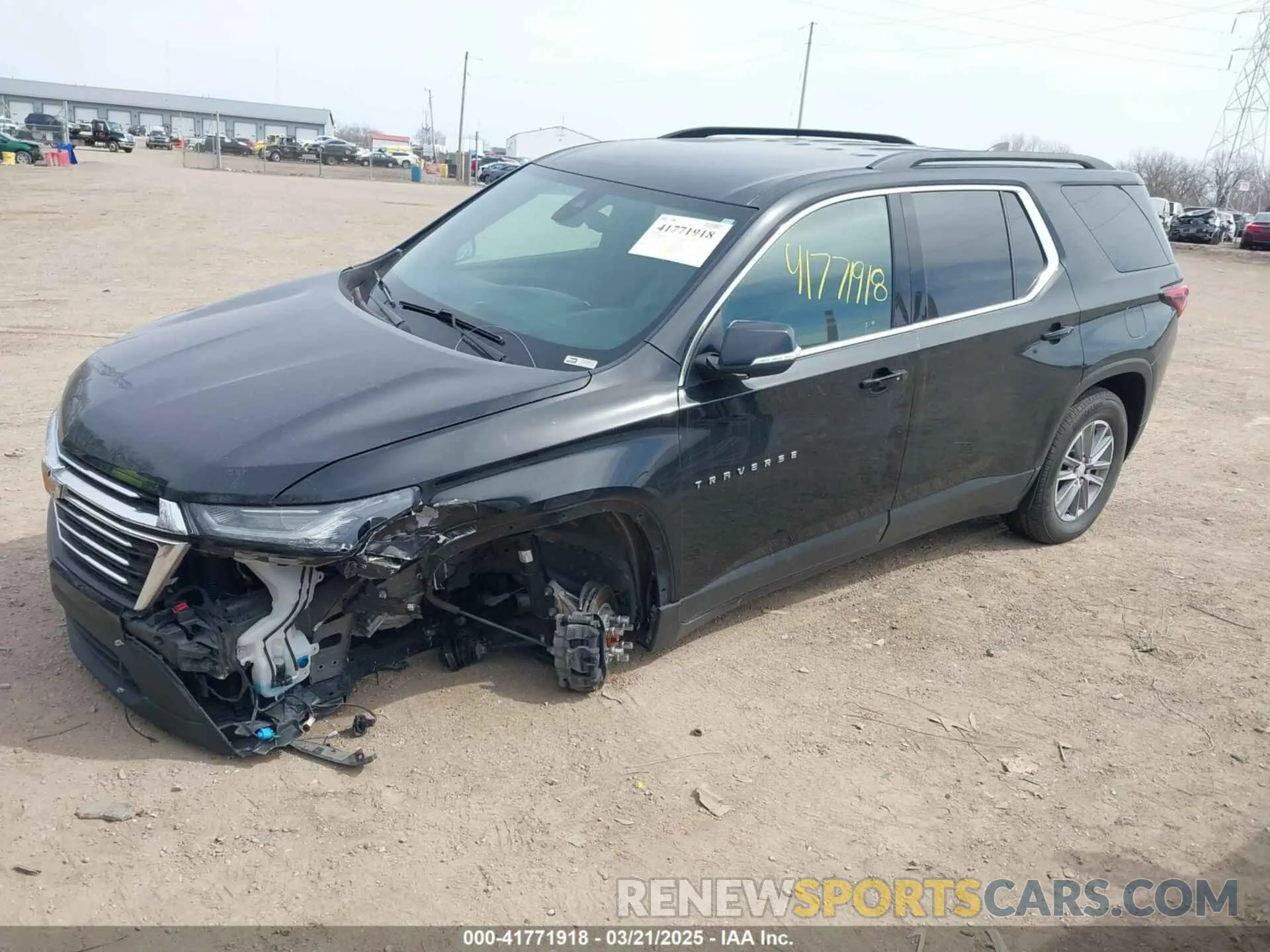 2 fotografías del automóvil dañado 1GNEVGKW3NJ141333 CHEVROLET TRAVERSE 2022