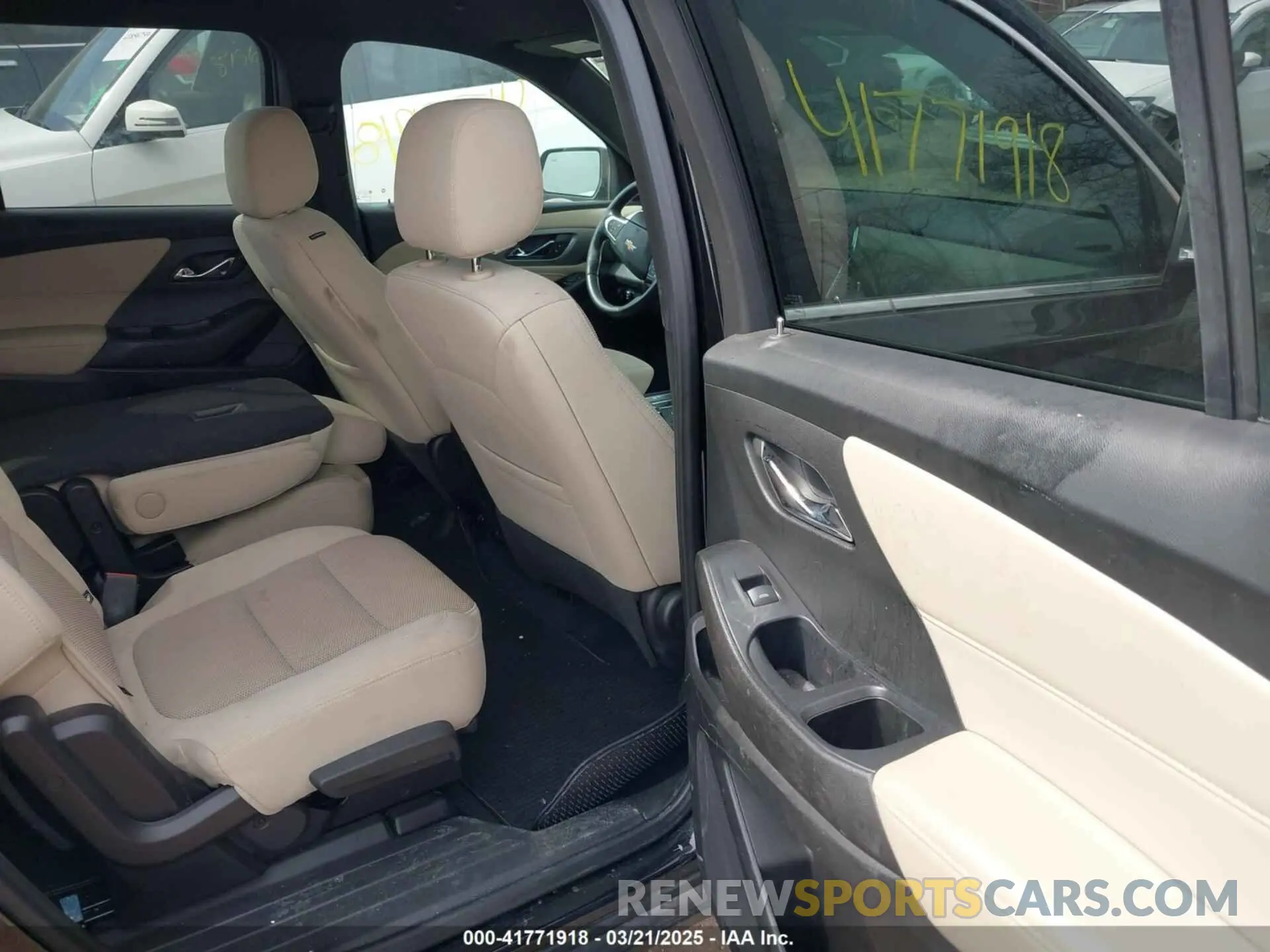 8 fotografías del automóvil dañado 1GNEVGKW3NJ141333 CHEVROLET TRAVERSE 2022