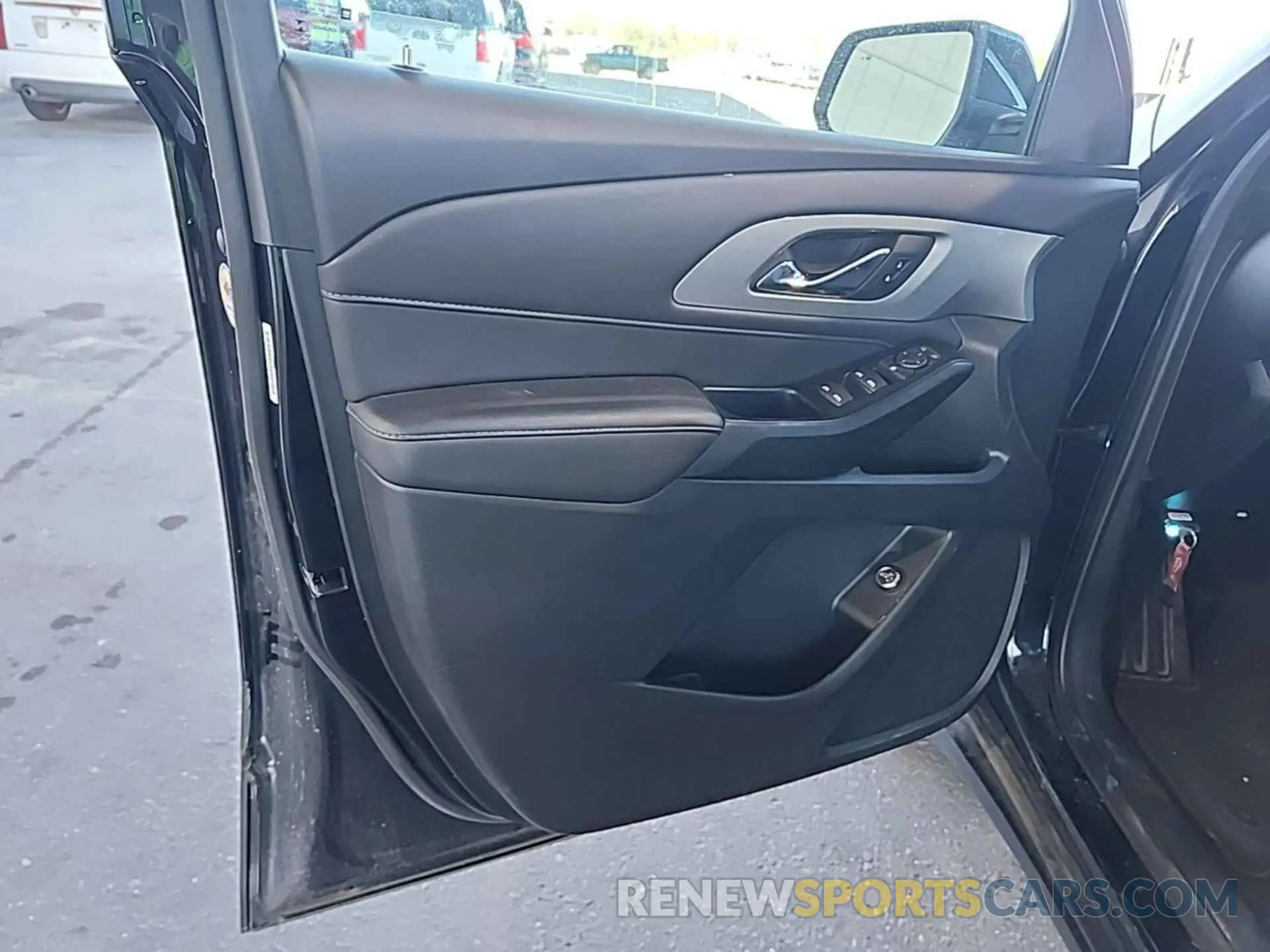 28 fotografías del automóvil dañado 1GNEVGKW7NJ151685 CHEVROLET TRAVERSE 2022