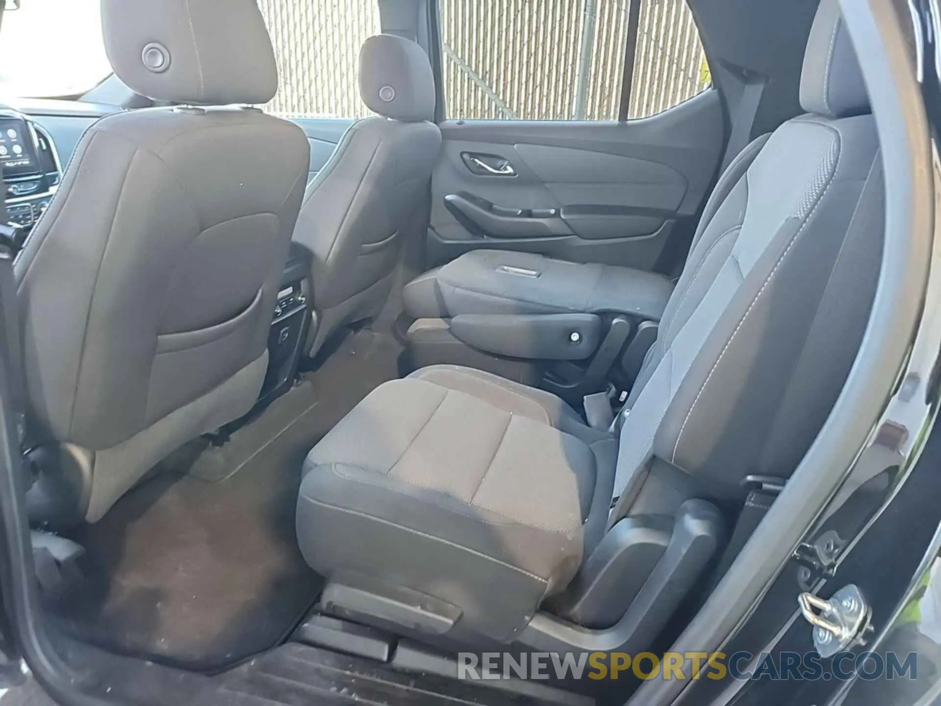 9 fotografías del automóvil dañado 1GNEVGKW7NJ151685 CHEVROLET TRAVERSE 2022