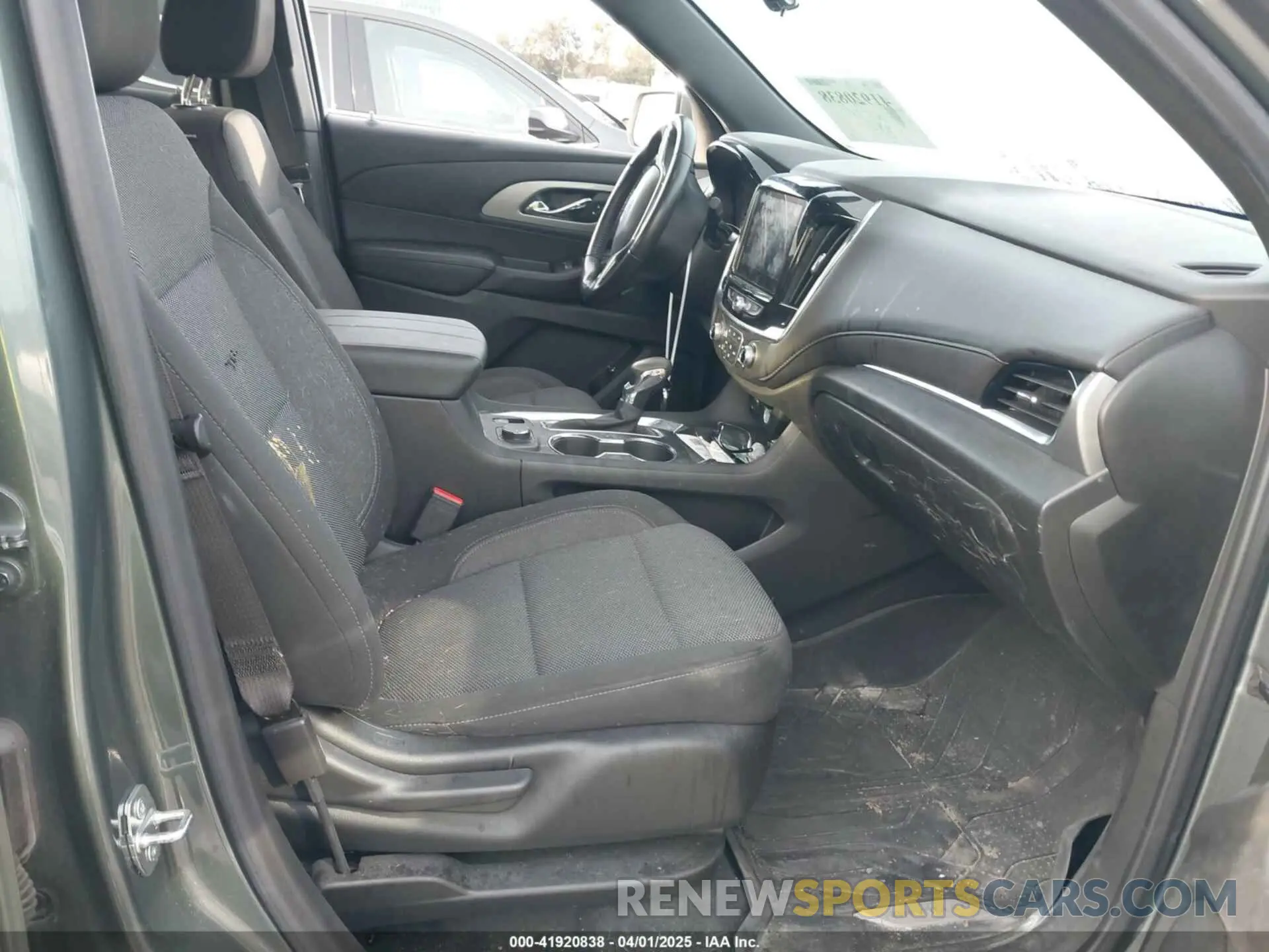 5 fotografías del automóvil dañado 1GNEVGKWXNJ125081 CHEVROLET TRAVERSE 2022