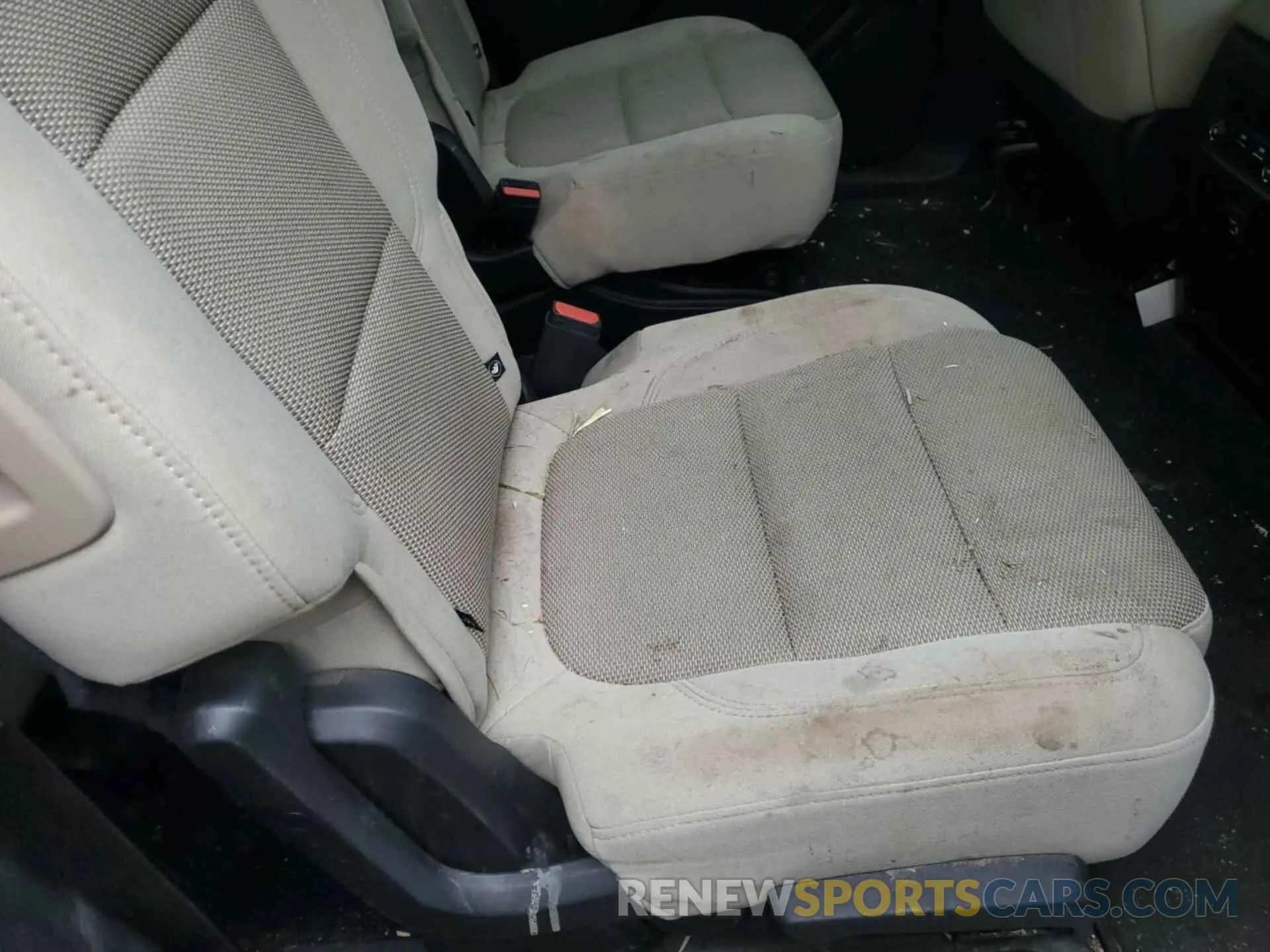 2 fotografías del automóvil dañado 1GNEVGKWXNJ151244 CHEVROLET TRAVERSE 2022
