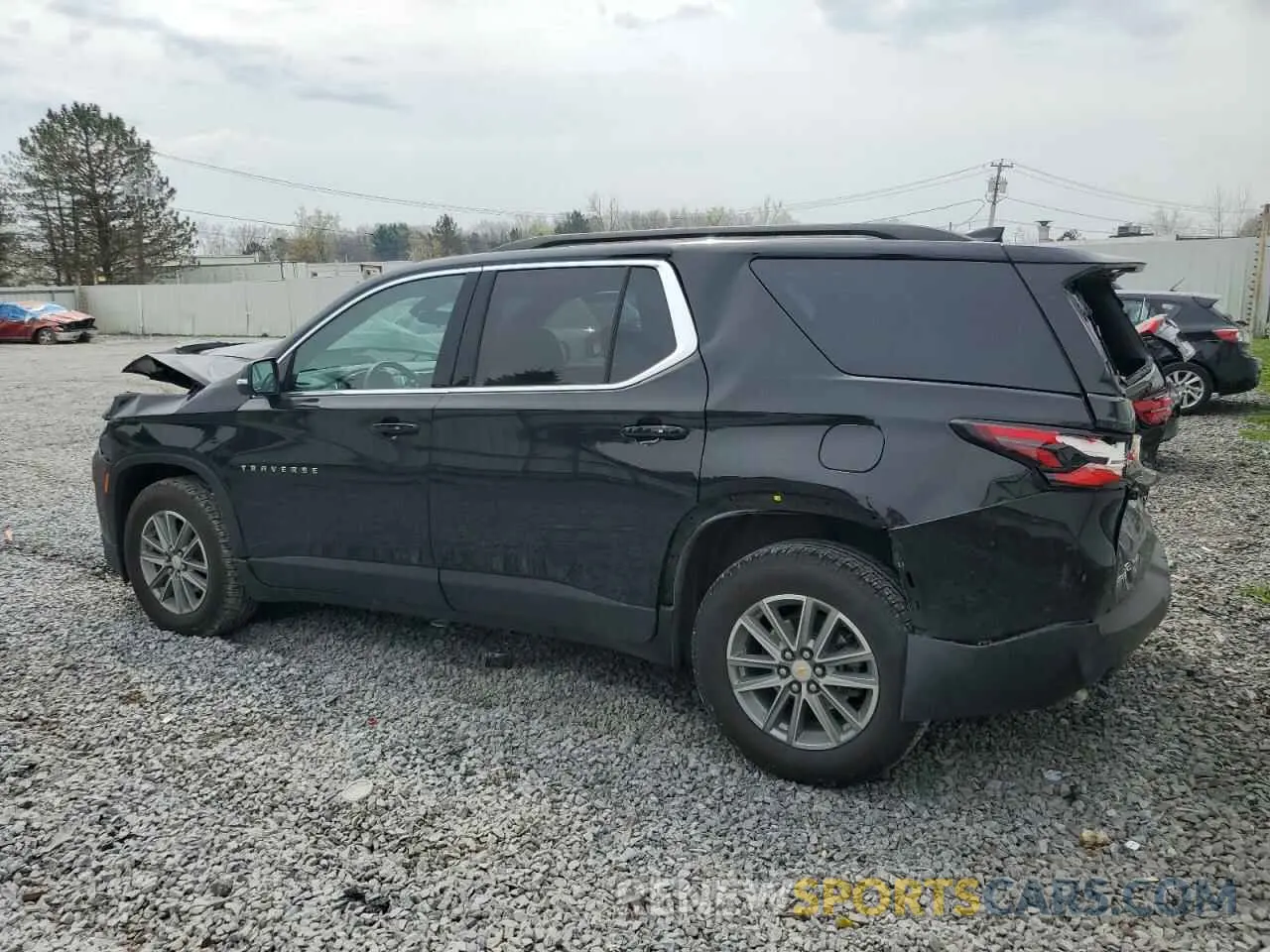 2 fotografías del automóvil dañado 1GNEVHKW3NJ194409 CHEVROLET TRAVERSE 2022