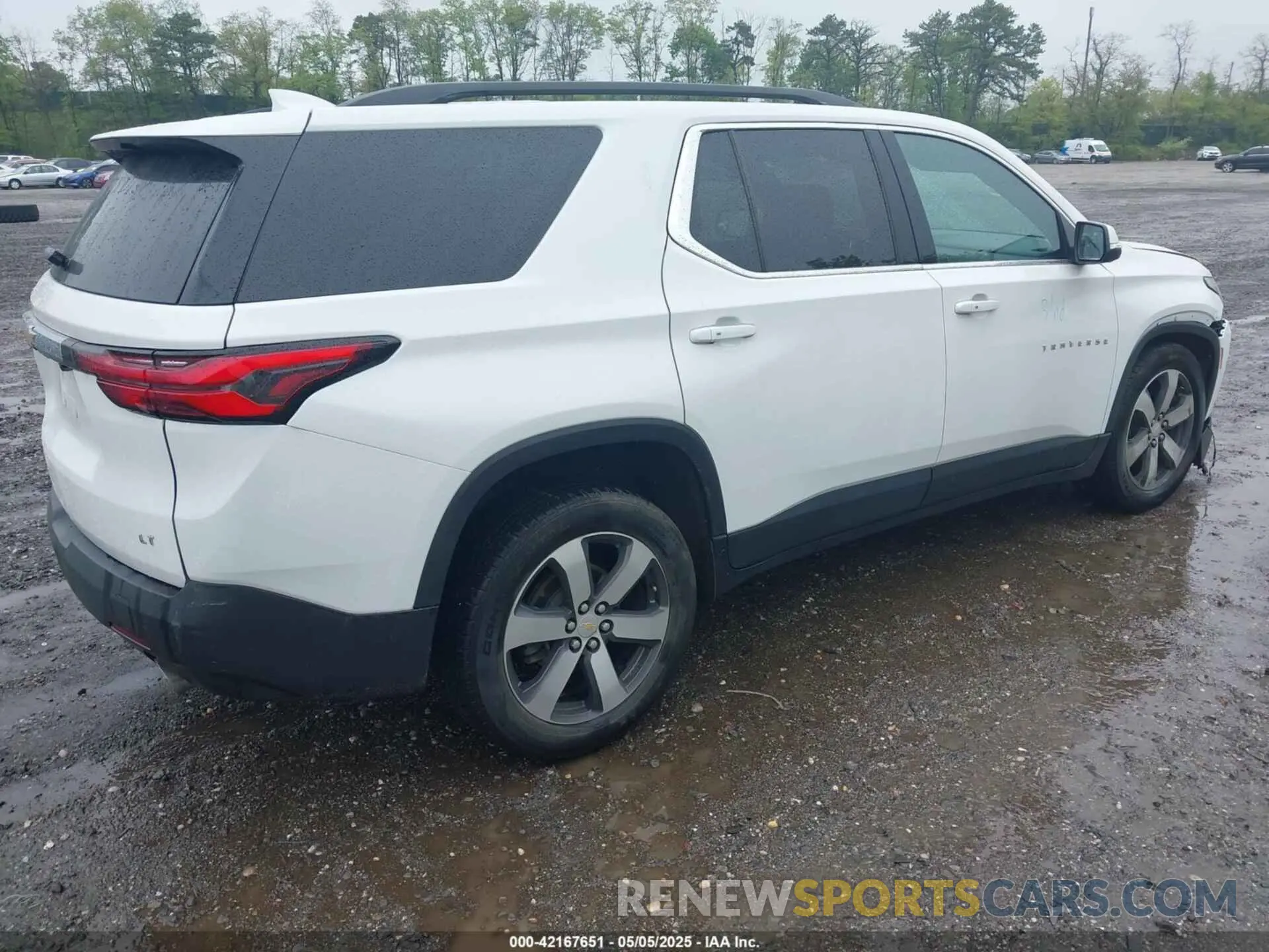 4 fotografías del automóvil dañado 1GNEVHKW6NJ135807 CHEVROLET TRAVERSE 2022