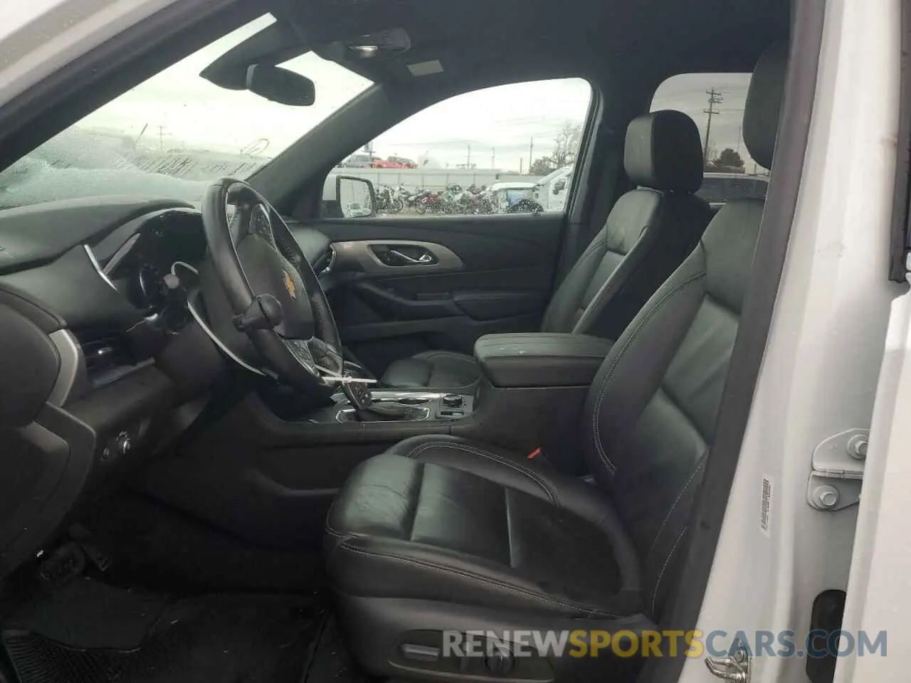 7 fotografías del automóvil dañado 1GNEVHKWXNJ126219 CHEVROLET TRAVERSE 2022