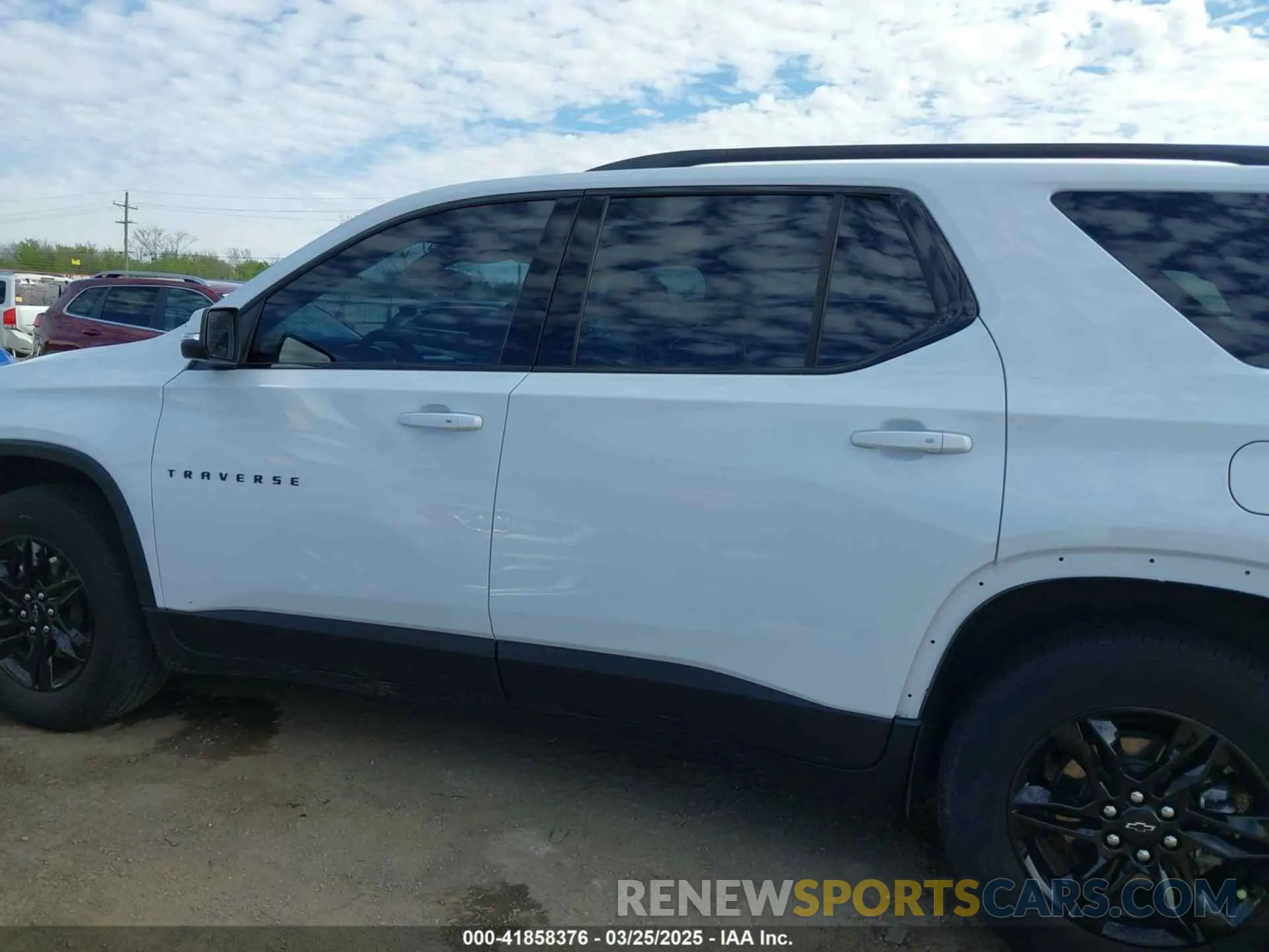 15 fotografías del automóvil dañado 1GNERFKW0PJ311620 CHEVROLET TRAVERSE 2023