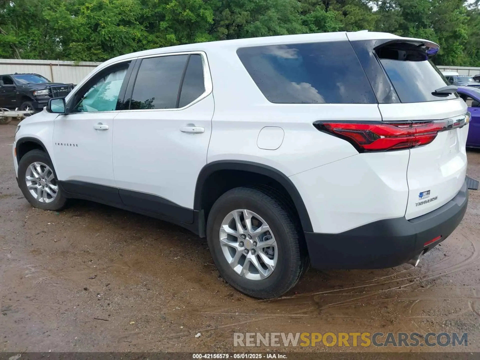 3 fotografías del automóvil dañado 1GNERFKW0PJ328742 CHEVROLET TRAVERSE 2023