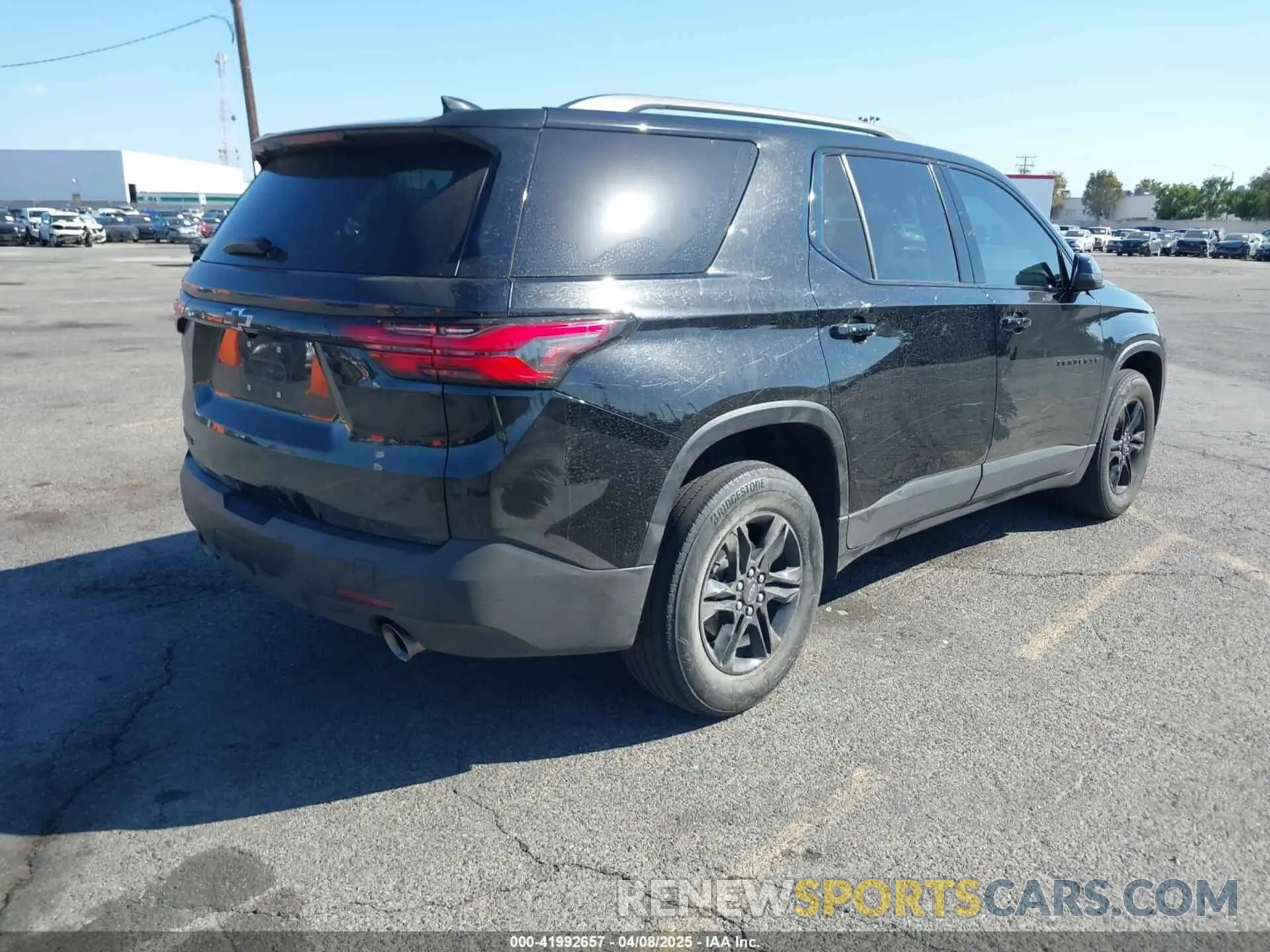 4 fotografías del automóvil dañado 1GNERFKW2PJ170985 CHEVROLET TRAVERSE 2023