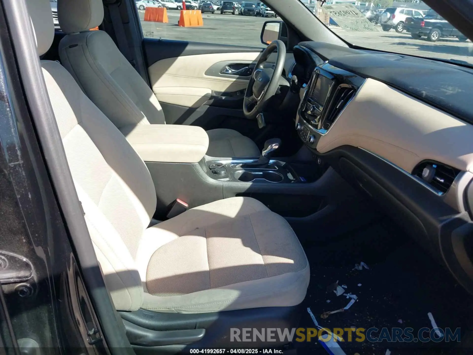 5 fotografías del automóvil dañado 1GNERFKW2PJ170985 CHEVROLET TRAVERSE 2023
