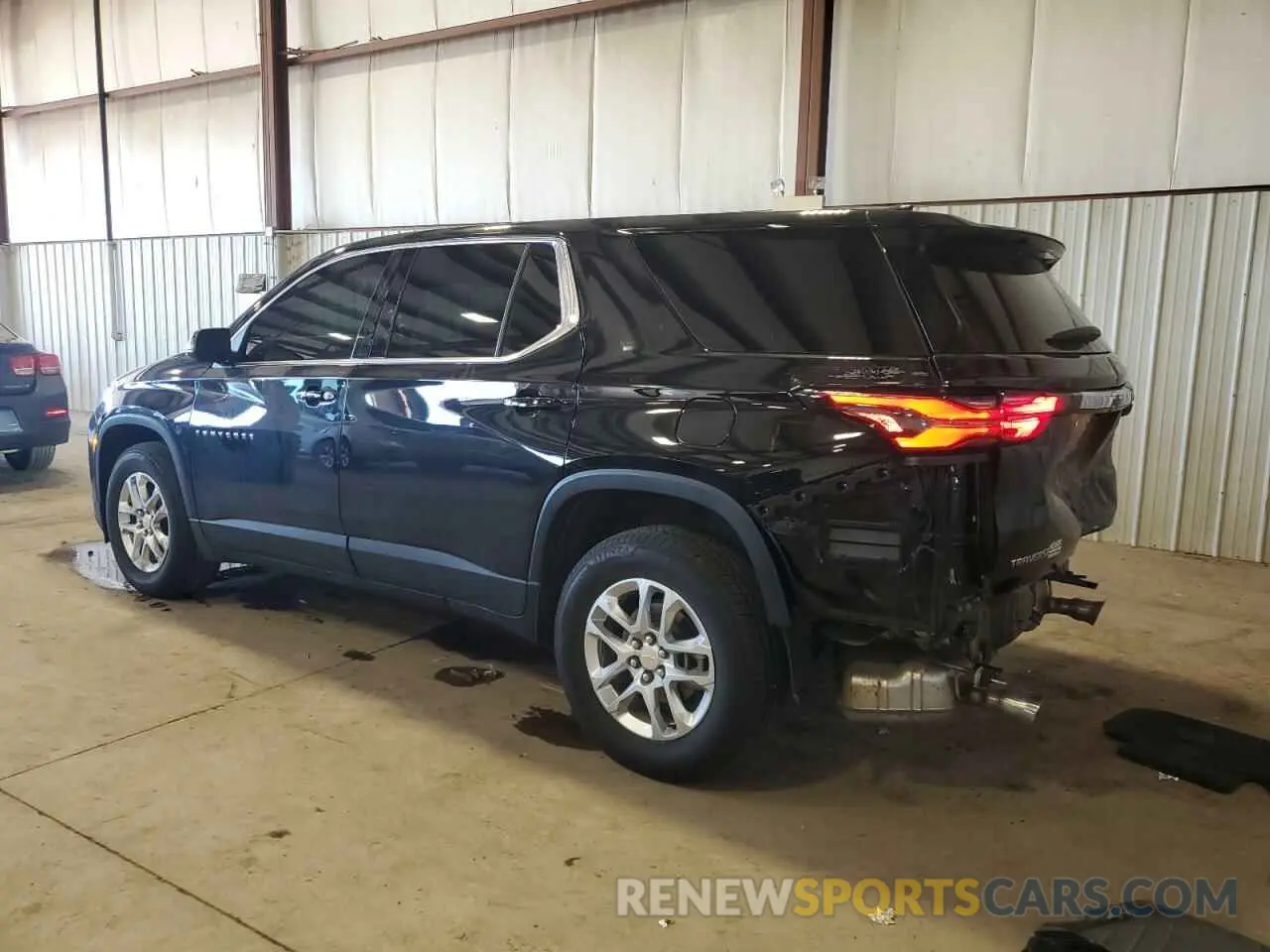 2 fotografías del automóvil dañado 1GNERFKW2PJ336888 CHEVROLET TRAVERSE 2023