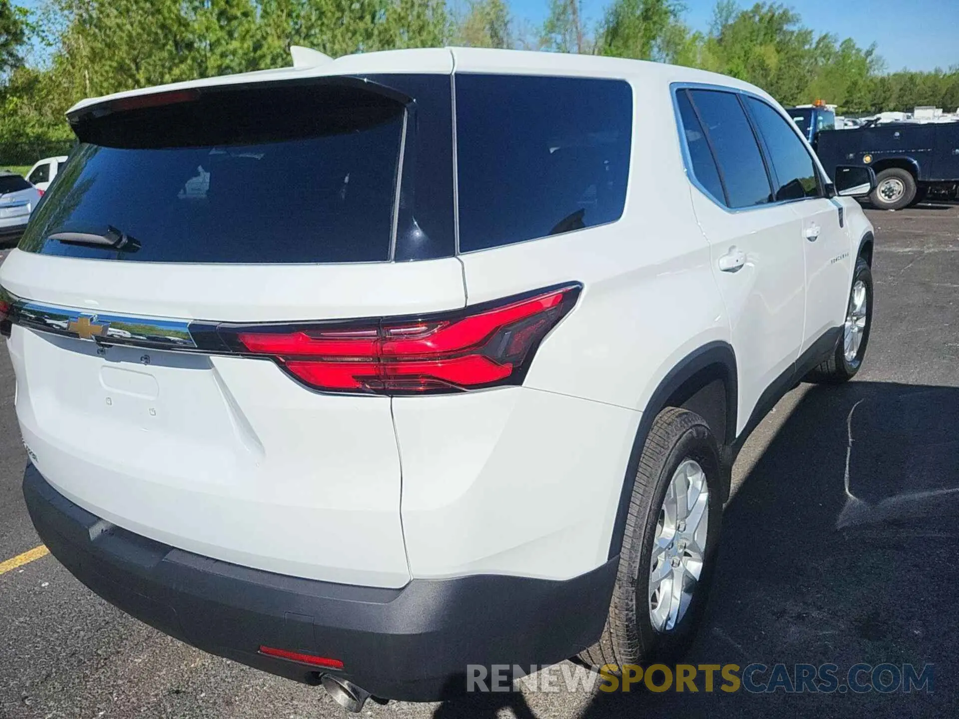 20 fotografías del automóvil dañado 1GNERFKW3PJ114117 CHEVROLET TRAVERSE 2023