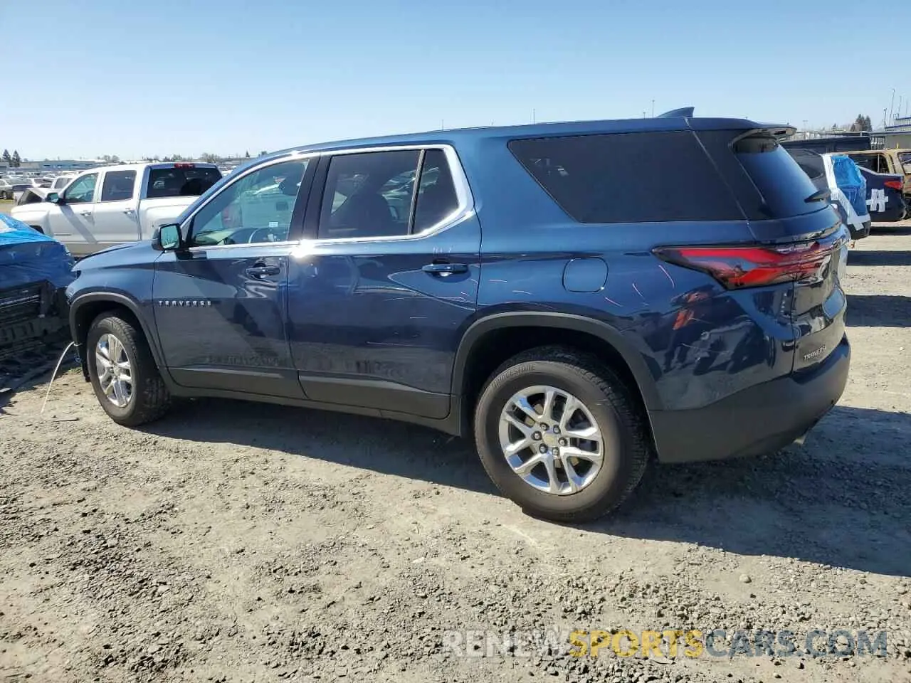2 fotografías del automóvil dañado 1GNERFKW3PJ118362 CHEVROLET TRAVERSE 2023