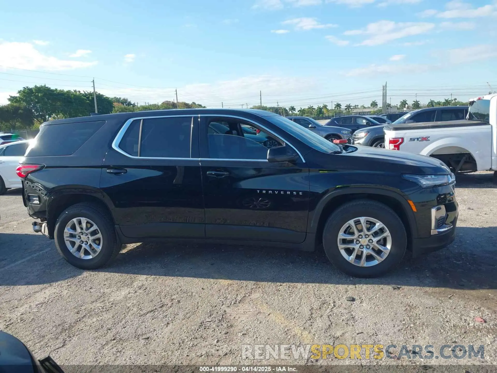 13 fotografías del automóvil dañado 1GNERFKW3PJ167383 CHEVROLET TRAVERSE 2023