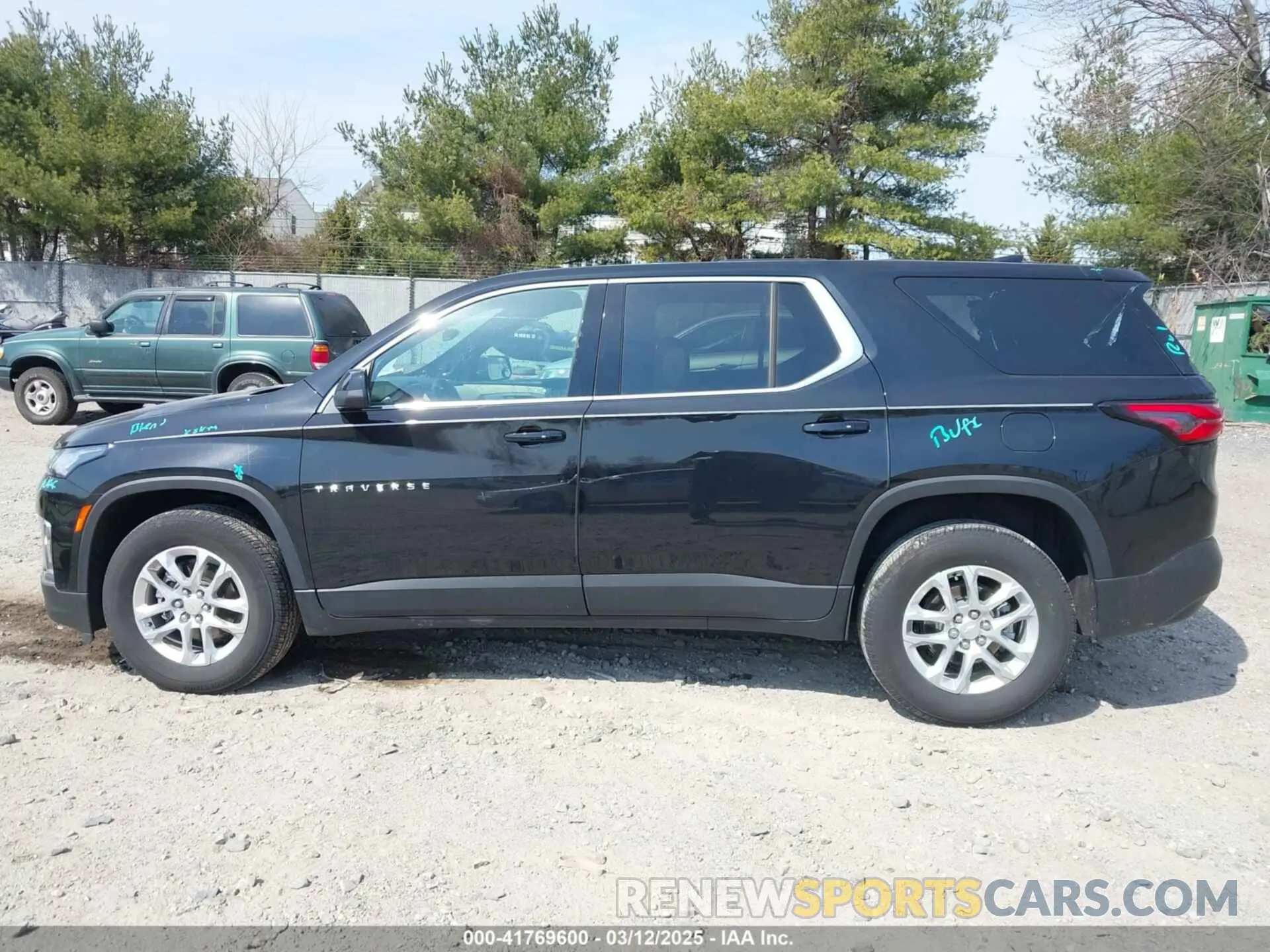 14 fotografías del automóvil dañado 1GNERFKW7PJ327409 CHEVROLET TRAVERSE 2023