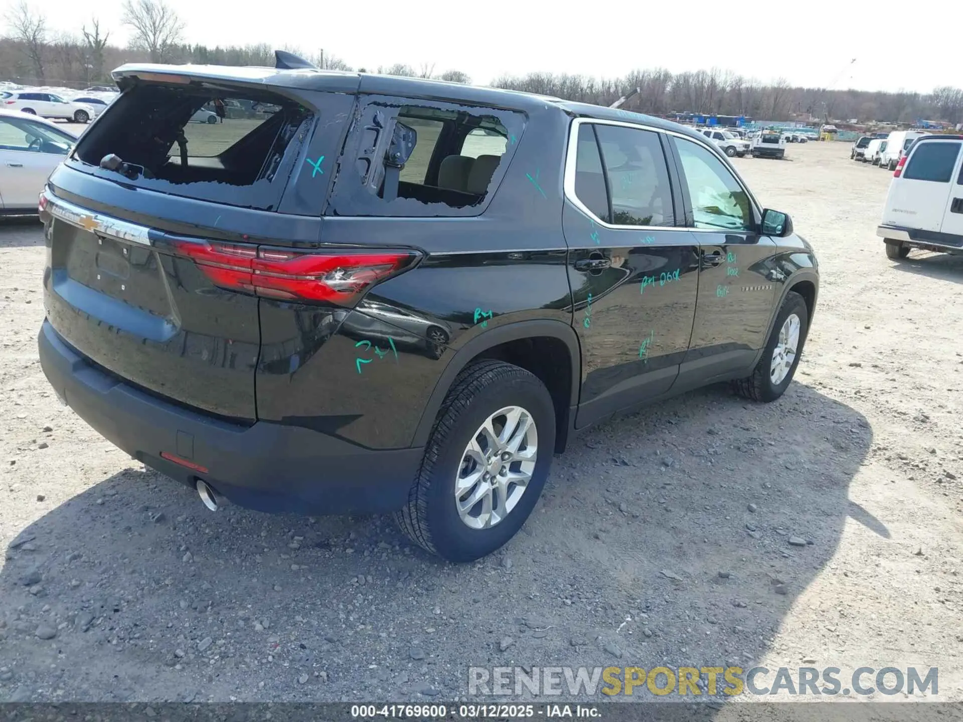 4 fotografías del automóvil dañado 1GNERFKW7PJ327409 CHEVROLET TRAVERSE 2023