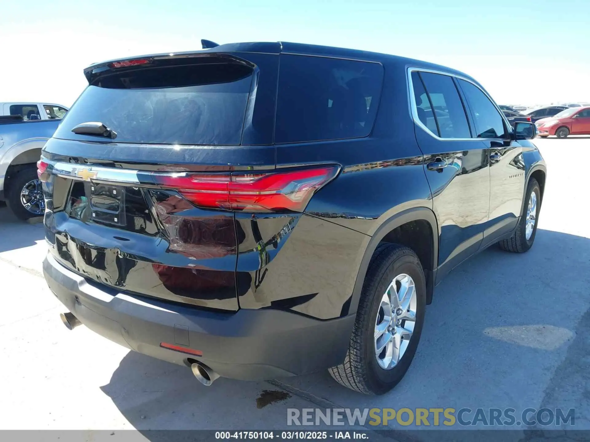 4 fotografías del automóvil dañado 1GNERFKW7PJ337535 CHEVROLET TRAVERSE 2023