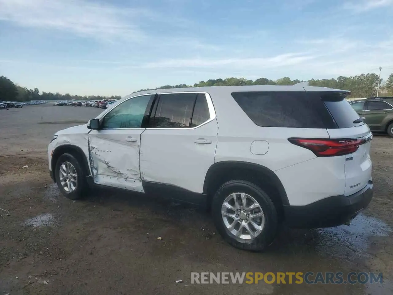 2 fotografías del automóvil dañado 1GNERFKW9PJ265267 CHEVROLET TRAVERSE 2023