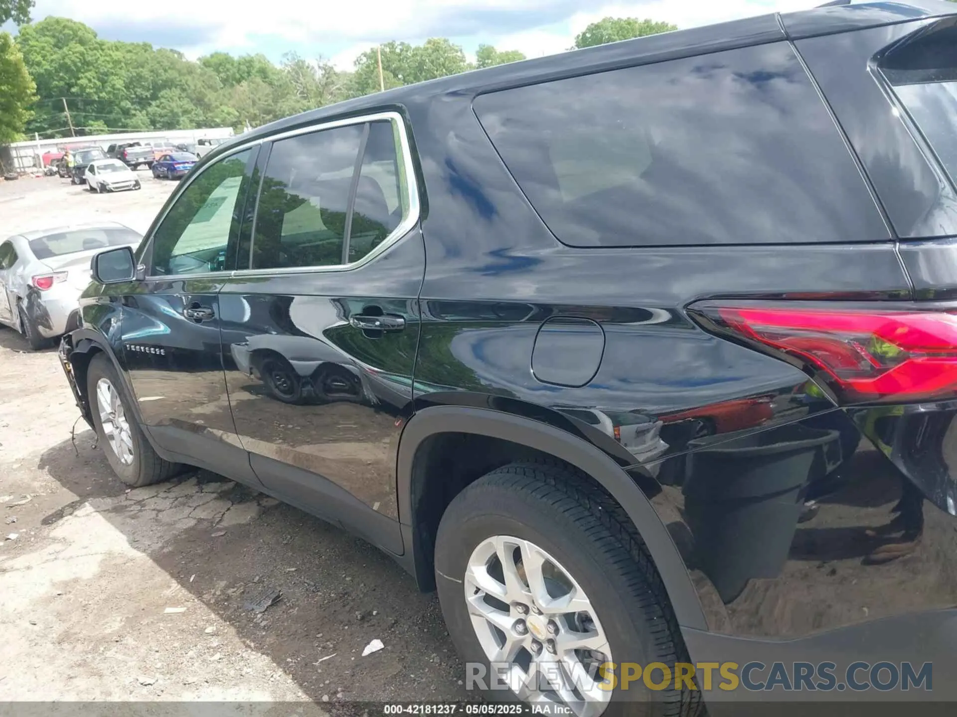 14 fotografías del automóvil dañado 1GNERFKW9PJ319344 CHEVROLET TRAVERSE 2023