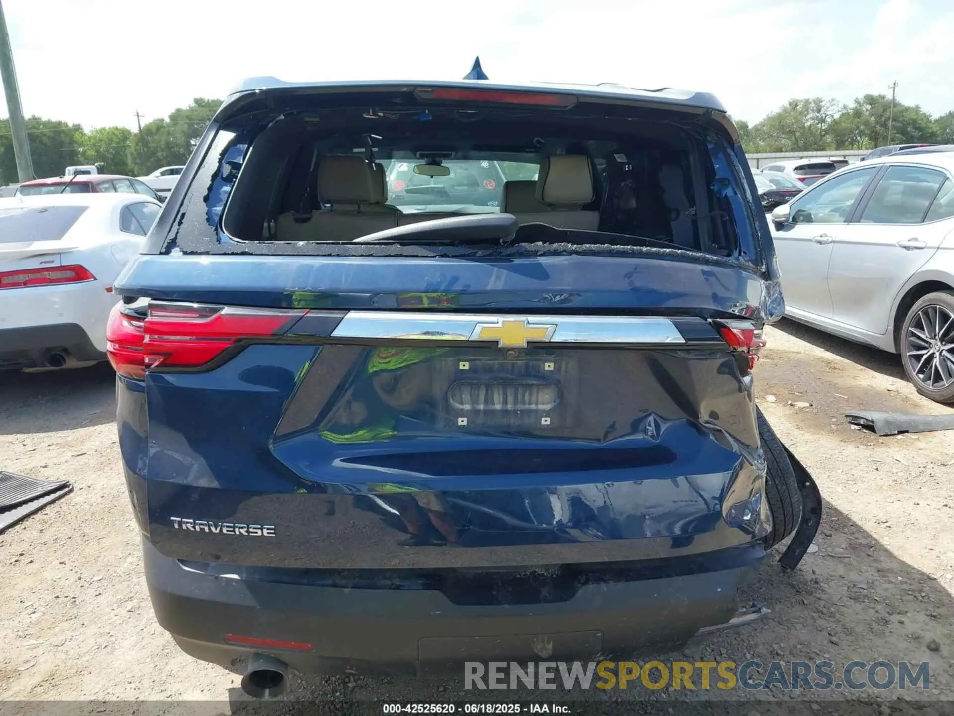 16 fotografías del automóvil dañado 1GNERFKWXPJ233296 CHEVROLET TRAVERSE 2023