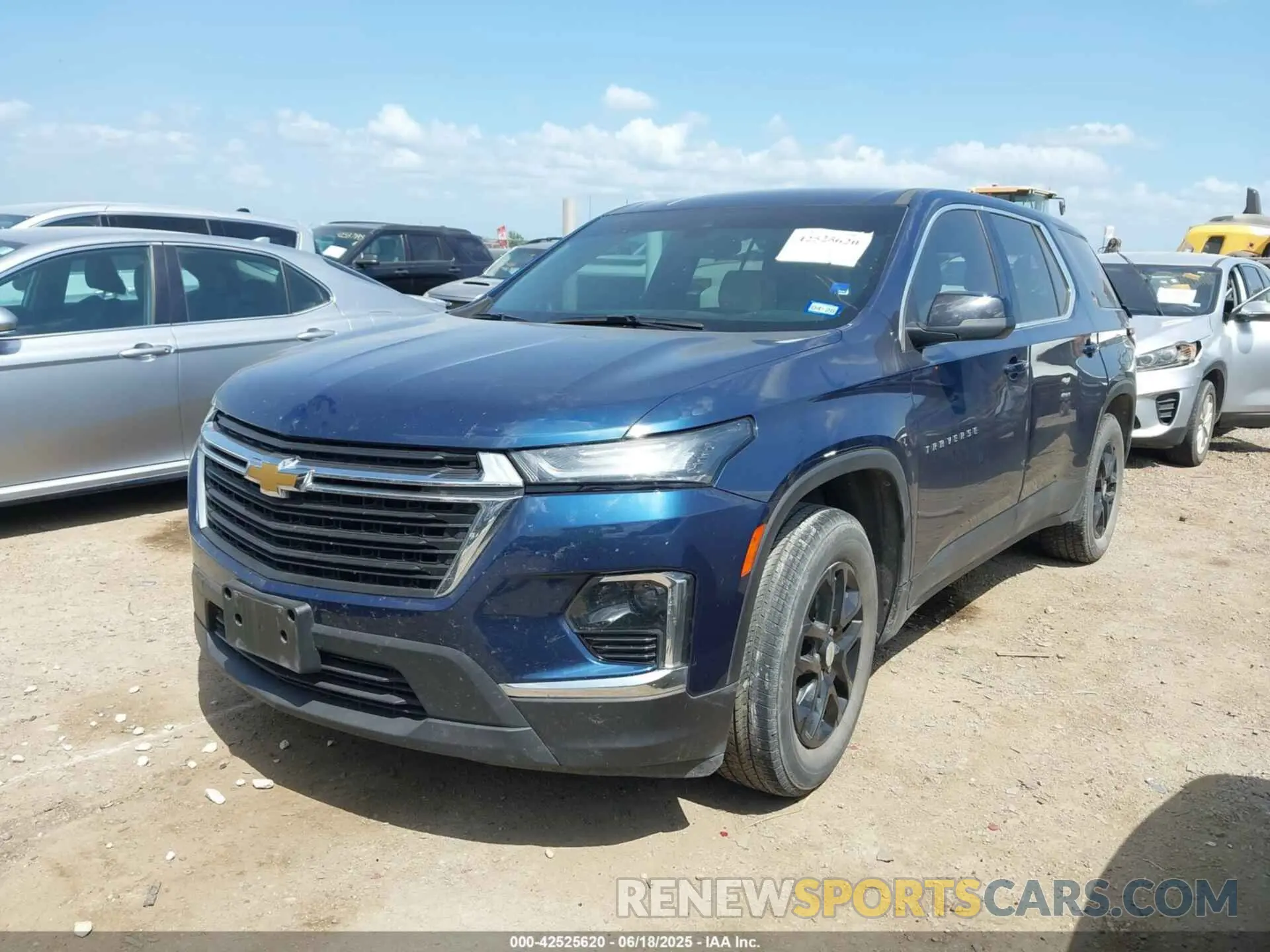 2 fotografías del automóvil dañado 1GNERFKWXPJ233296 CHEVROLET TRAVERSE 2023