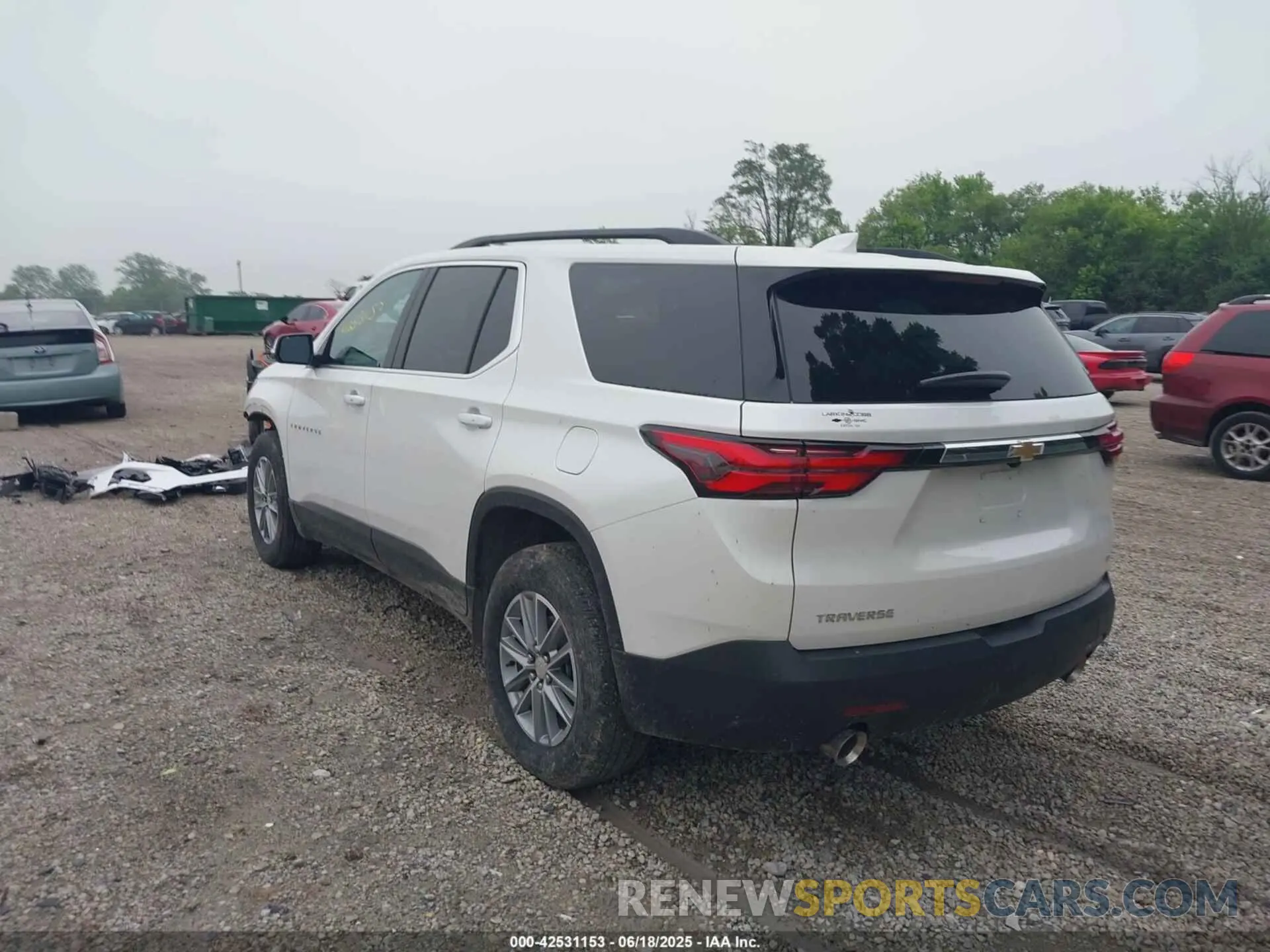 3 fotografías del automóvil dañado 1GNERGKW0PJ175592 CHEVROLET TRAVERSE 2023