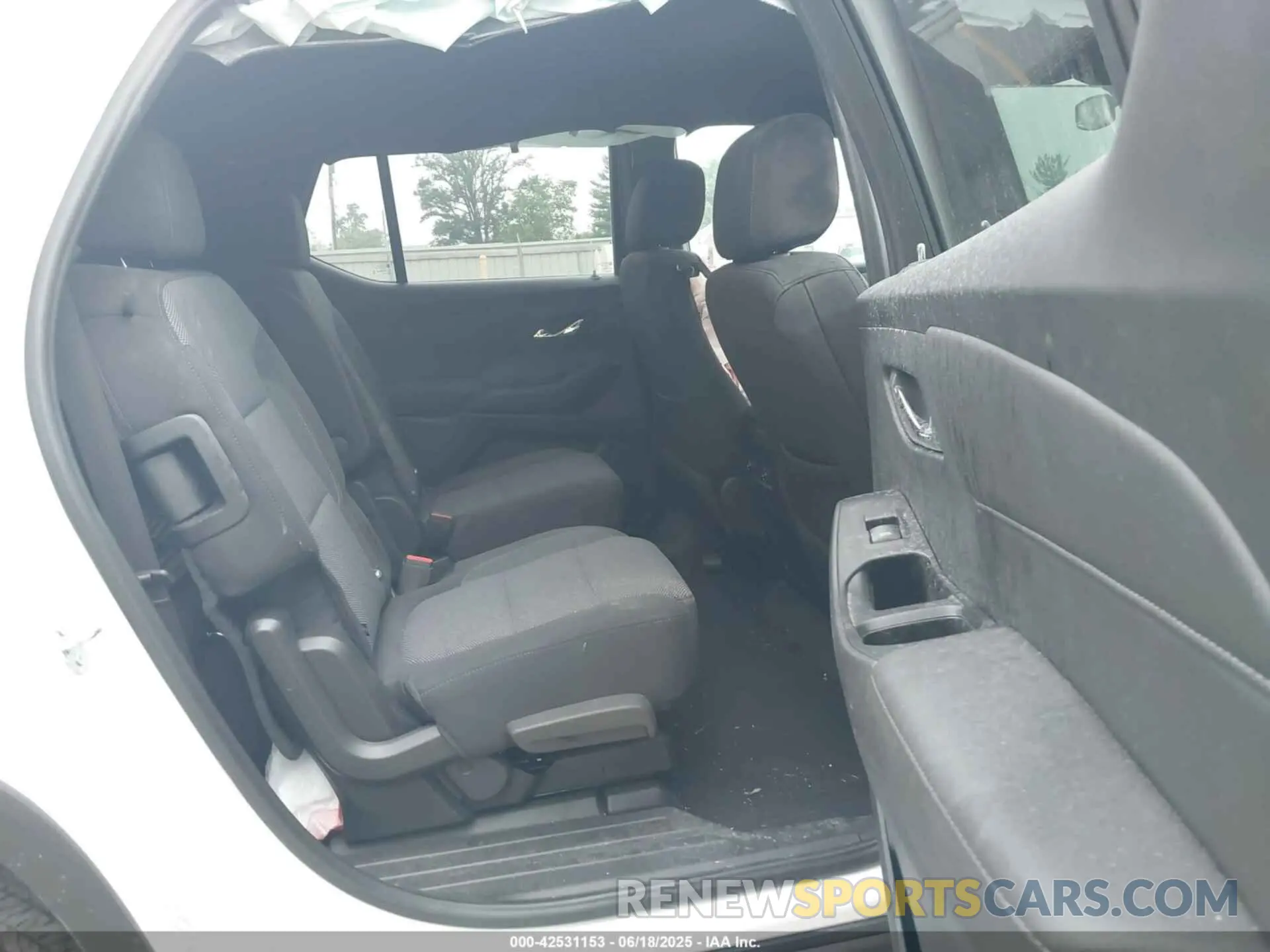 8 fotografías del automóvil dañado 1GNERGKW0PJ175592 CHEVROLET TRAVERSE 2023