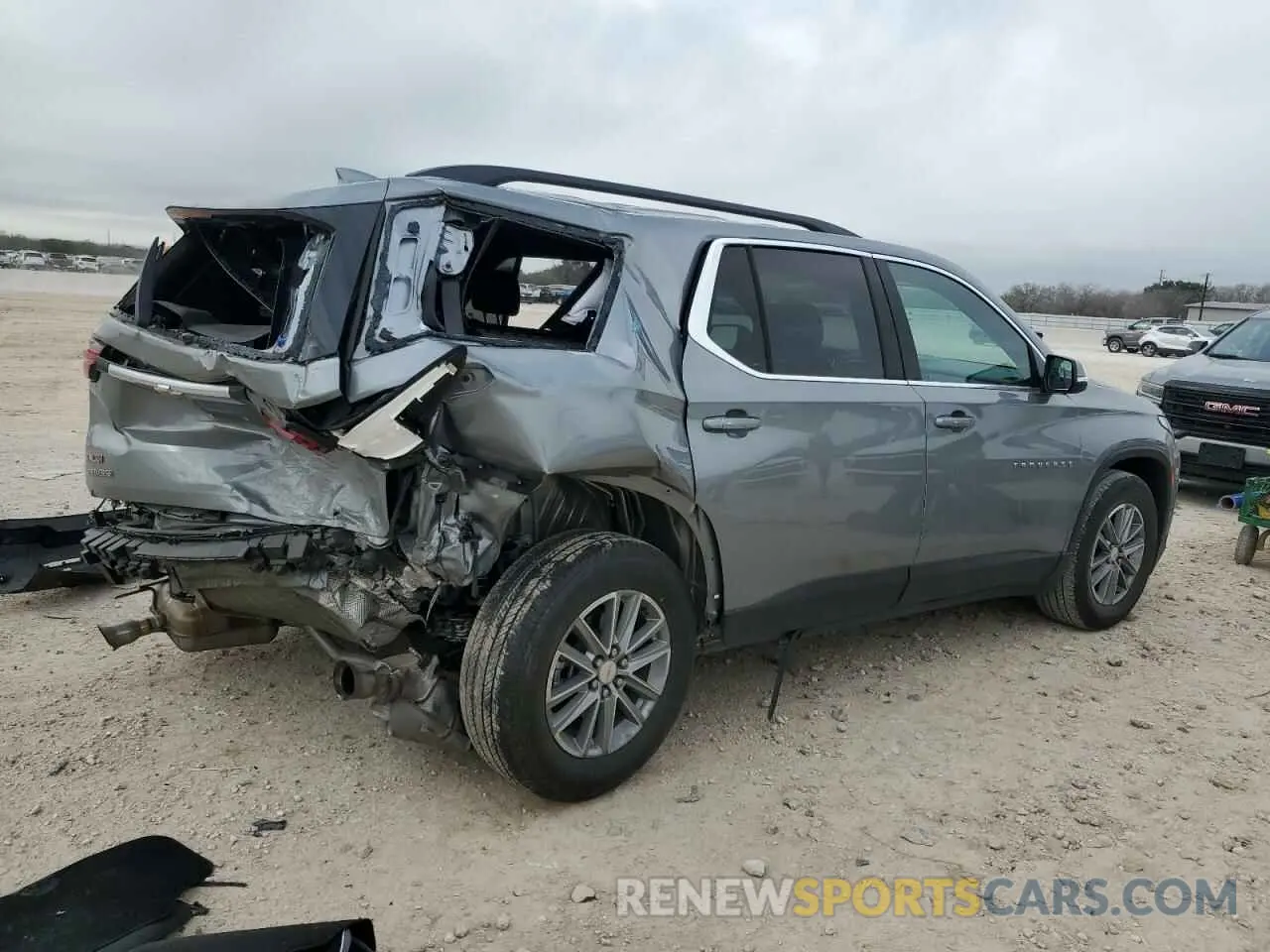 3 fotografías del automóvil dañado 1GNERGKW0PJ292007 CHEVROLET TRAVERSE 2023