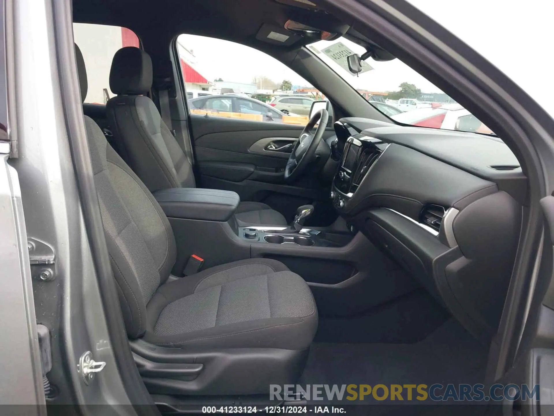 5 fotografías del automóvil dañado 1GNERGKW0PJ339312 CHEVROLET TRAVERSE 2023