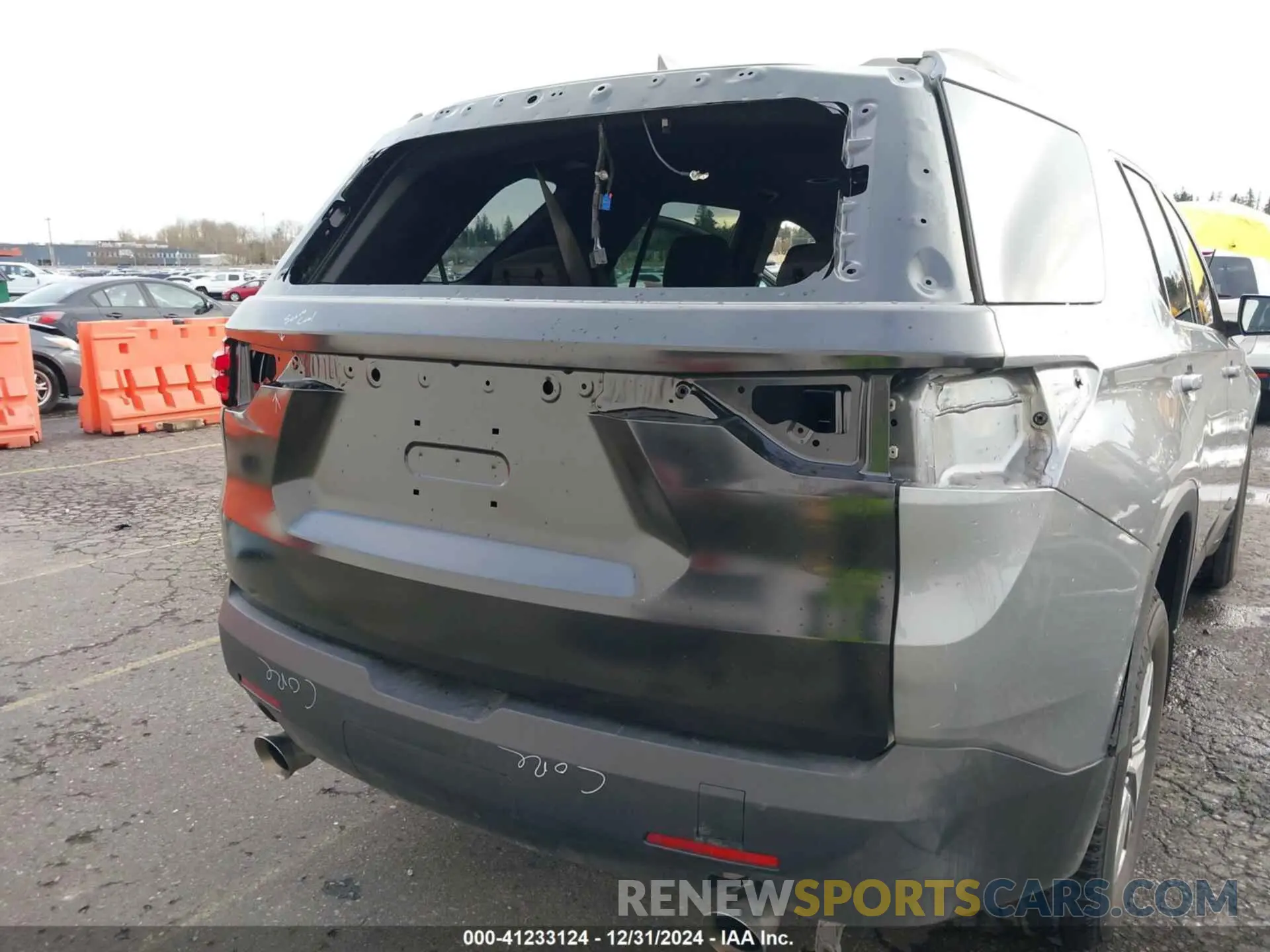 6 fotografías del automóvil dañado 1GNERGKW0PJ339312 CHEVROLET TRAVERSE 2023