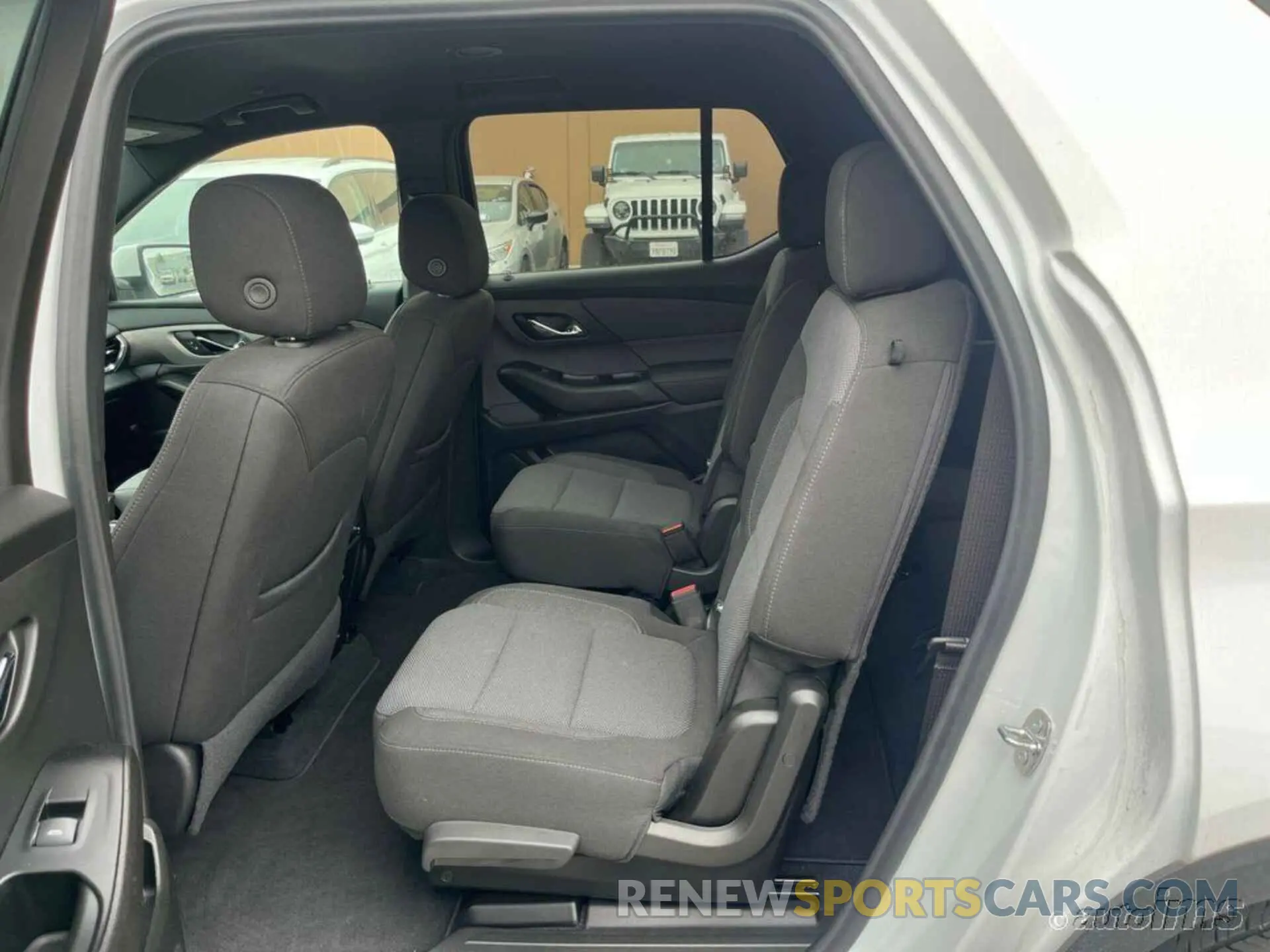 1 fotografías del automóvil dañado 1GNERGKW1PJ255404 CHEVROLET TRAVERSE 2023