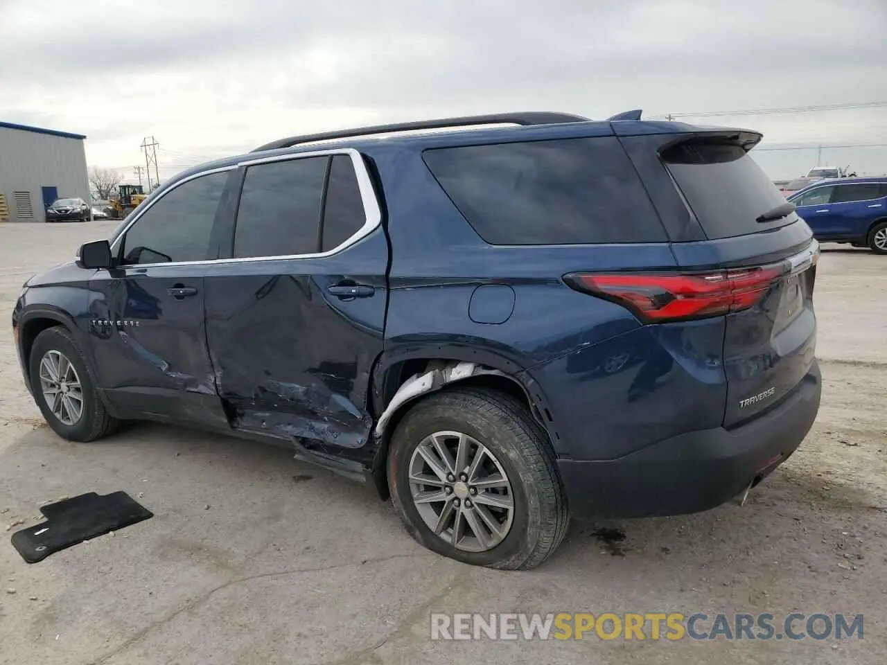 2 fotografías del automóvil dañado 1GNERGKW2PJ129228 CHEVROLET TRAVERSE 2023