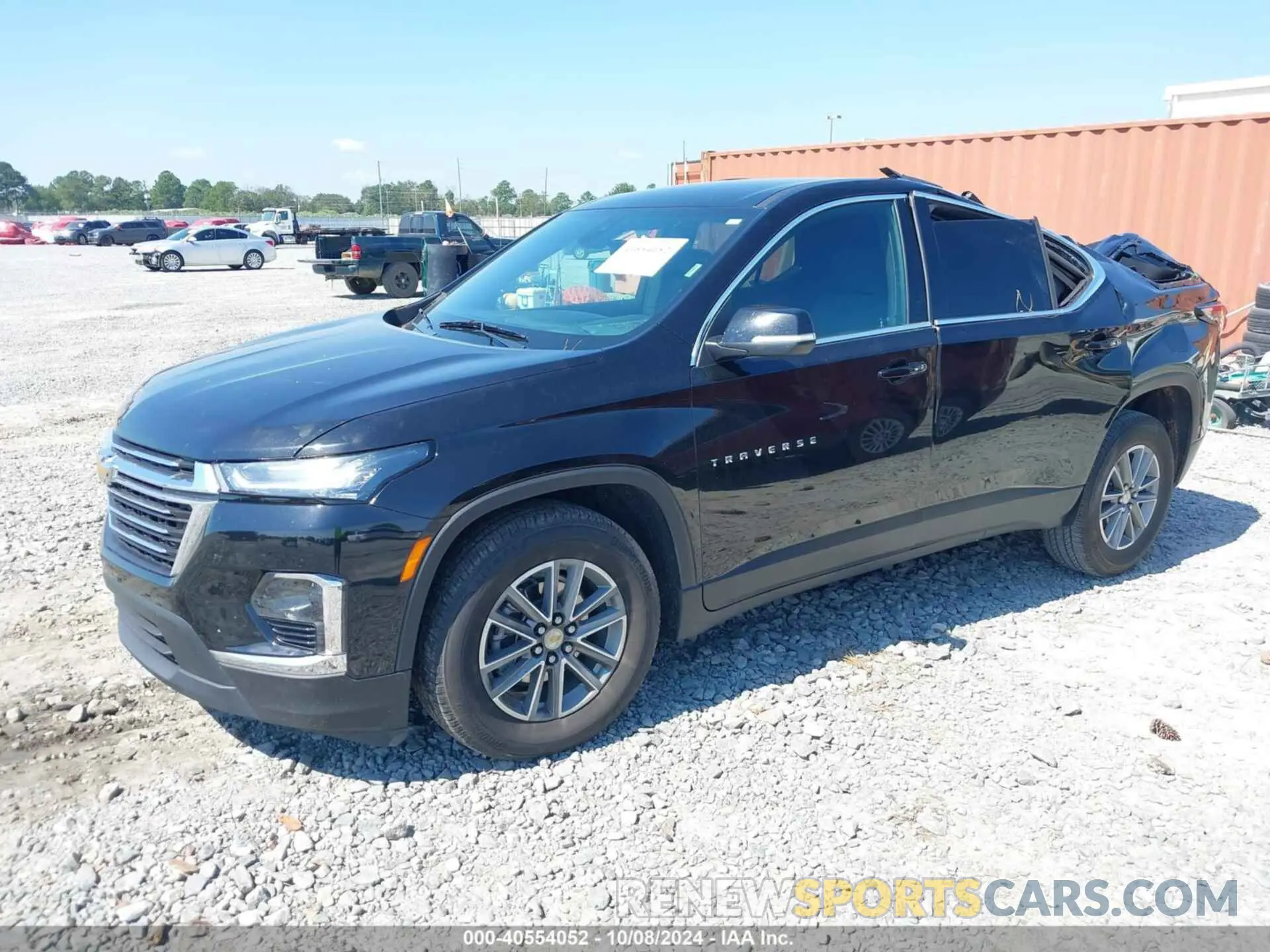 2 fotografías del automóvil dañado 1GNERGKW2PJ137510 CHEVROLET TRAVERSE 2023