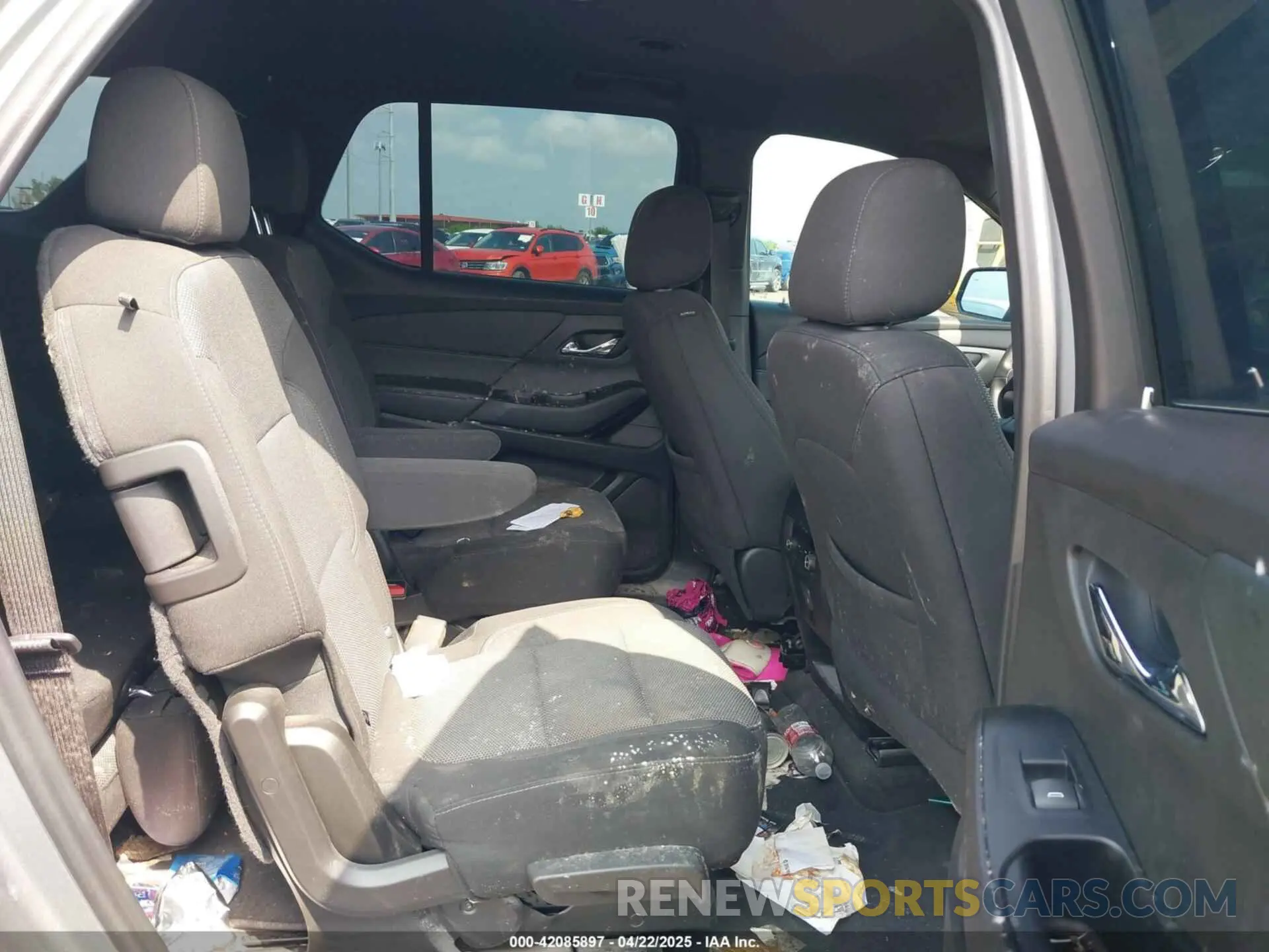 8 fotografías del automóvil dañado 1GNERGKW2PJ259218 CHEVROLET TRAVERSE 2023