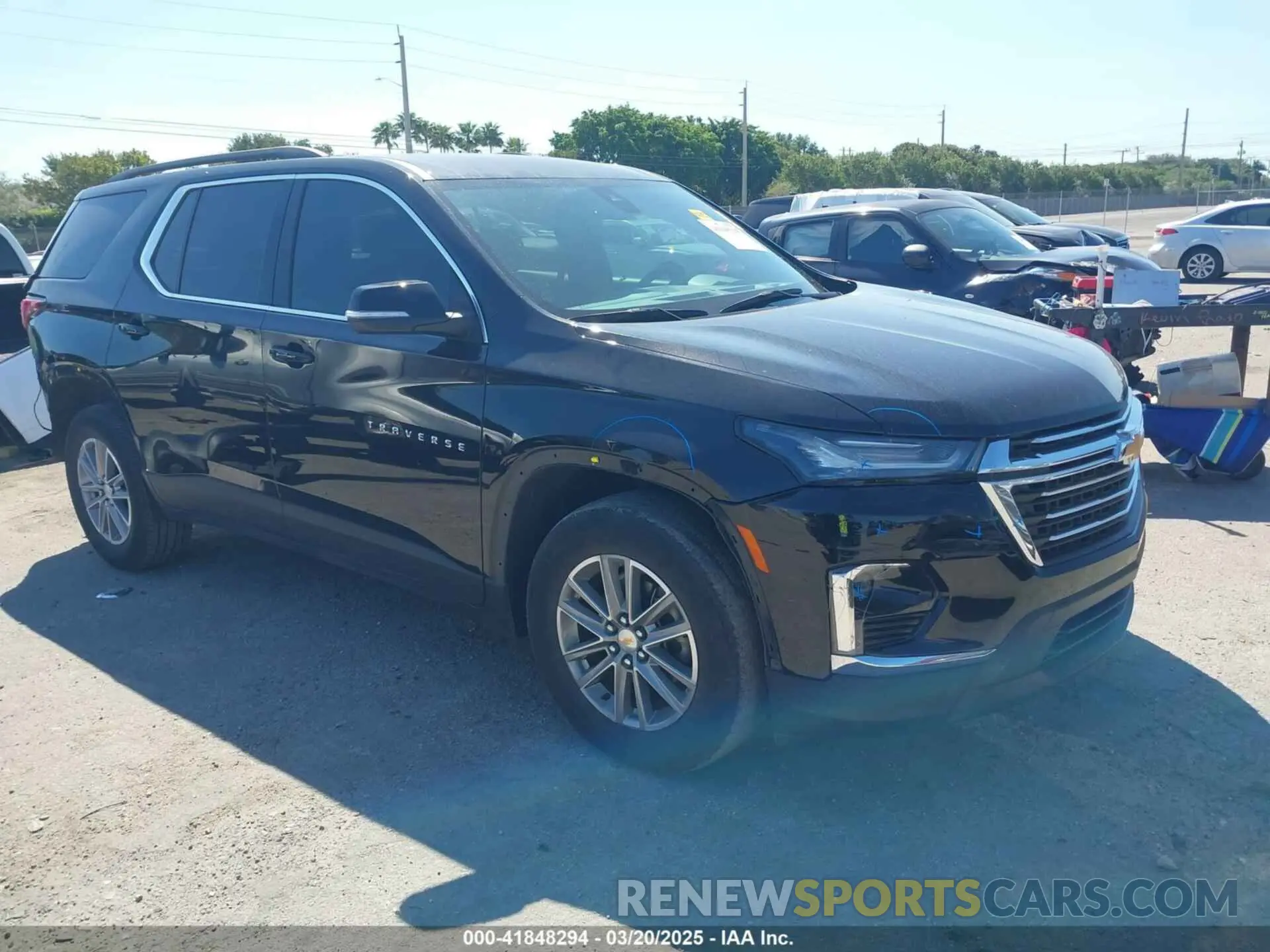1 fotografías del automóvil dañado 1GNERGKW2PJ289979 CHEVROLET TRAVERSE 2023