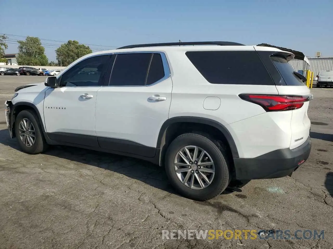 2 fotografías del automóvil dañado 1GNERGKW3PJ139878 CHEVROLET TRAVERSE 2023