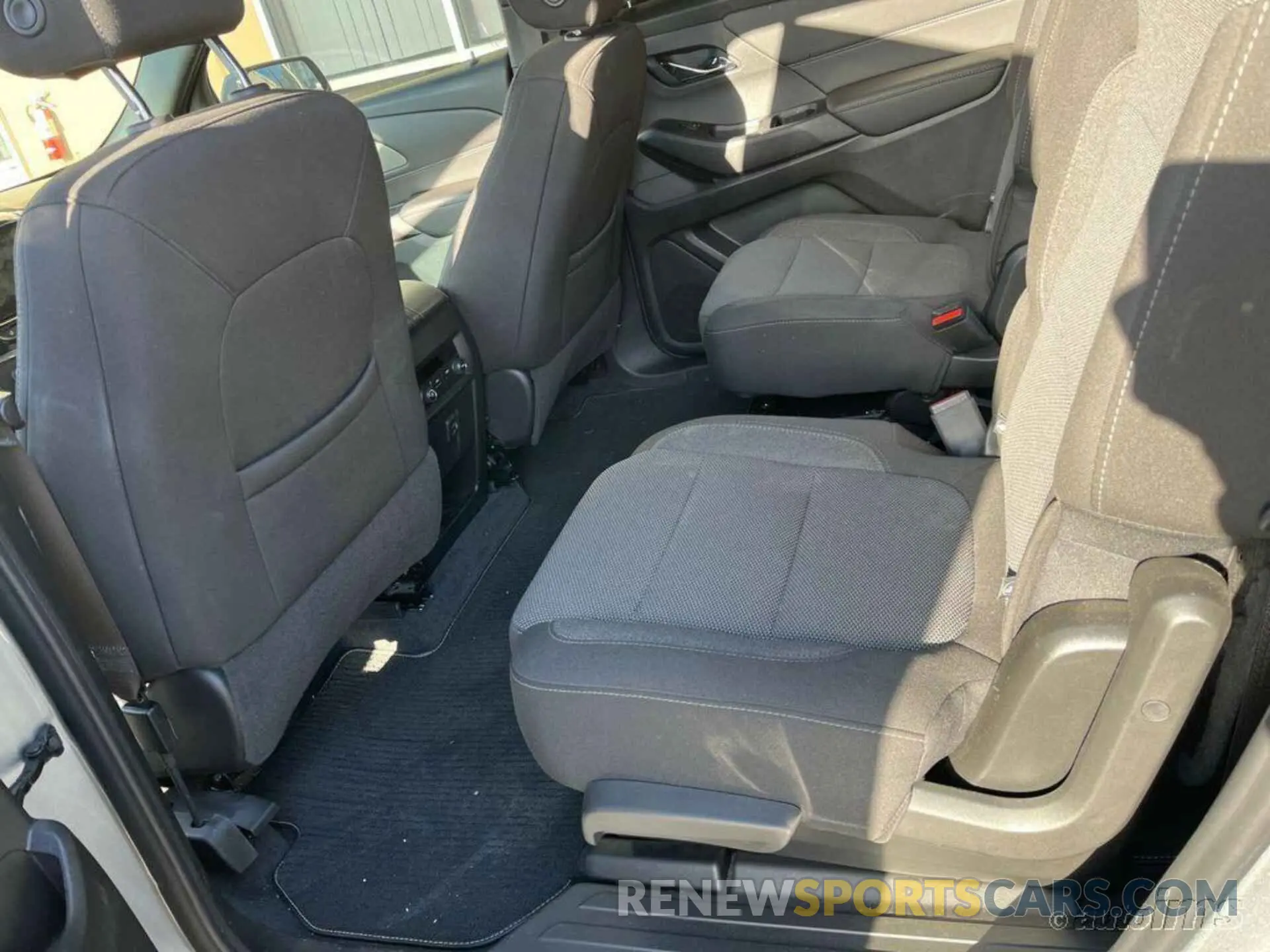8 fotografías del automóvil dañado 1GNERGKW3PJ210562 CHEVROLET TRAVERSE 2023