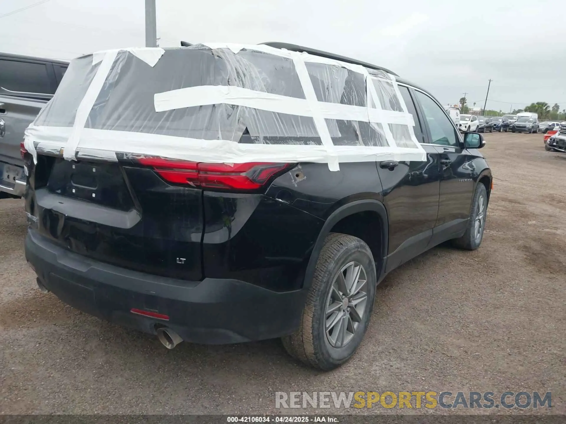 4 fotografías del automóvil dañado 1GNERGKW3PJ276061 CHEVROLET TRAVERSE 2023