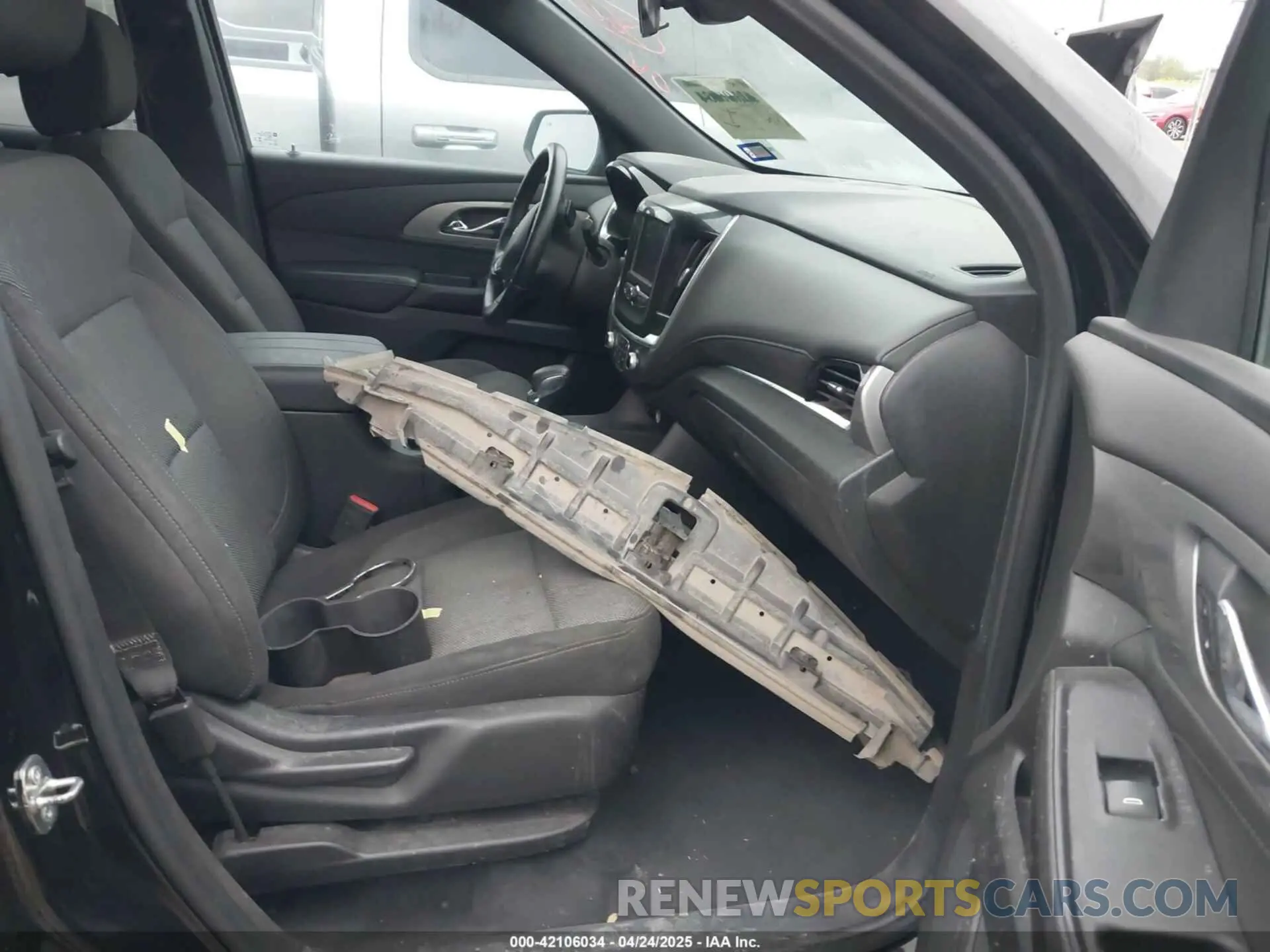5 fotografías del automóvil dañado 1GNERGKW3PJ276061 CHEVROLET TRAVERSE 2023
