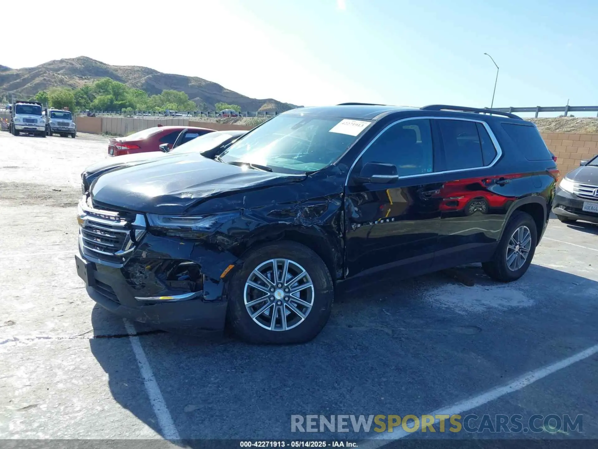13 fotografías del automóvil dañado 1GNERGKW4PJ317961 CHEVROLET TRAVERSE 2023