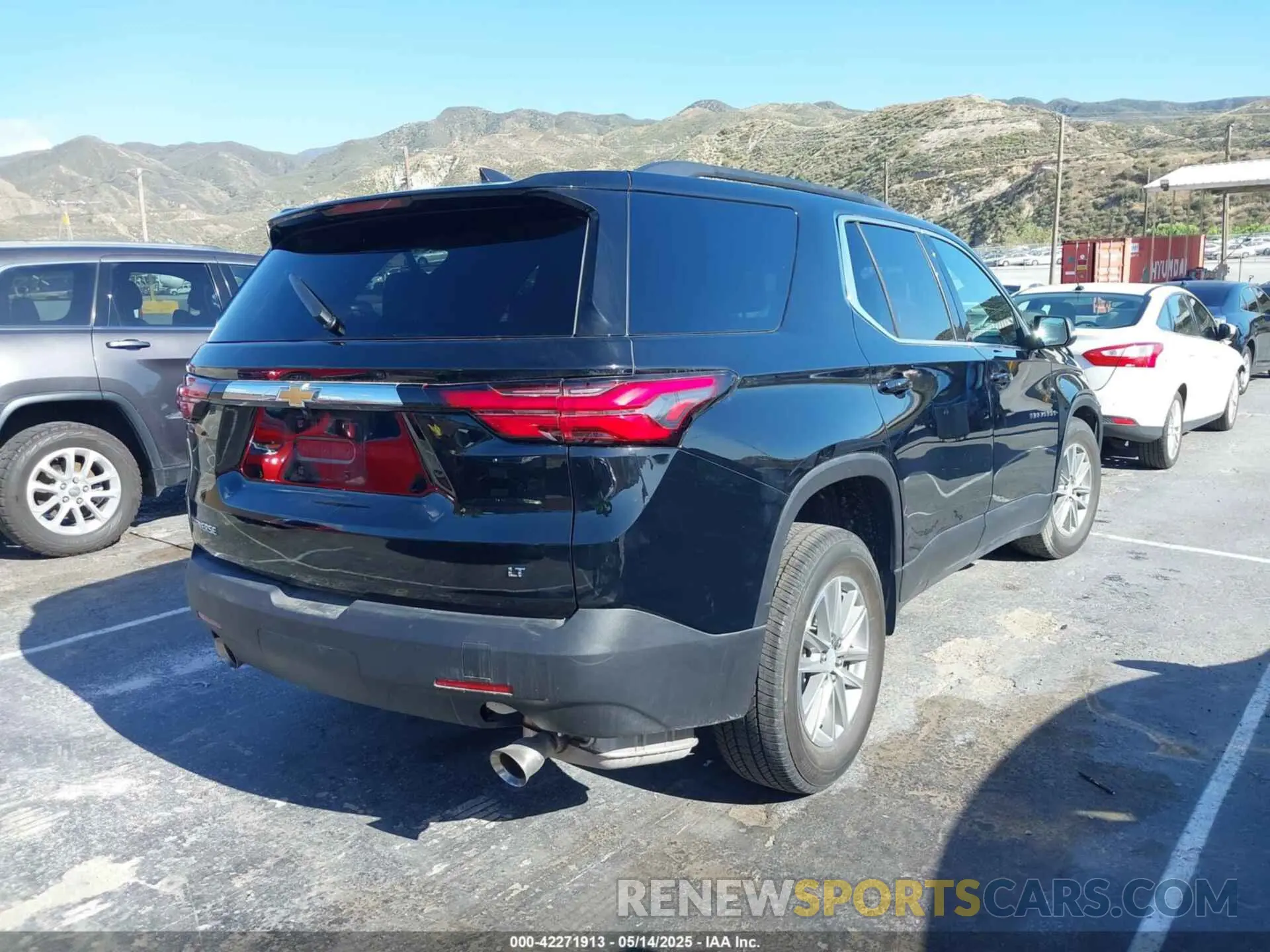 4 fotografías del automóvil dañado 1GNERGKW4PJ317961 CHEVROLET TRAVERSE 2023