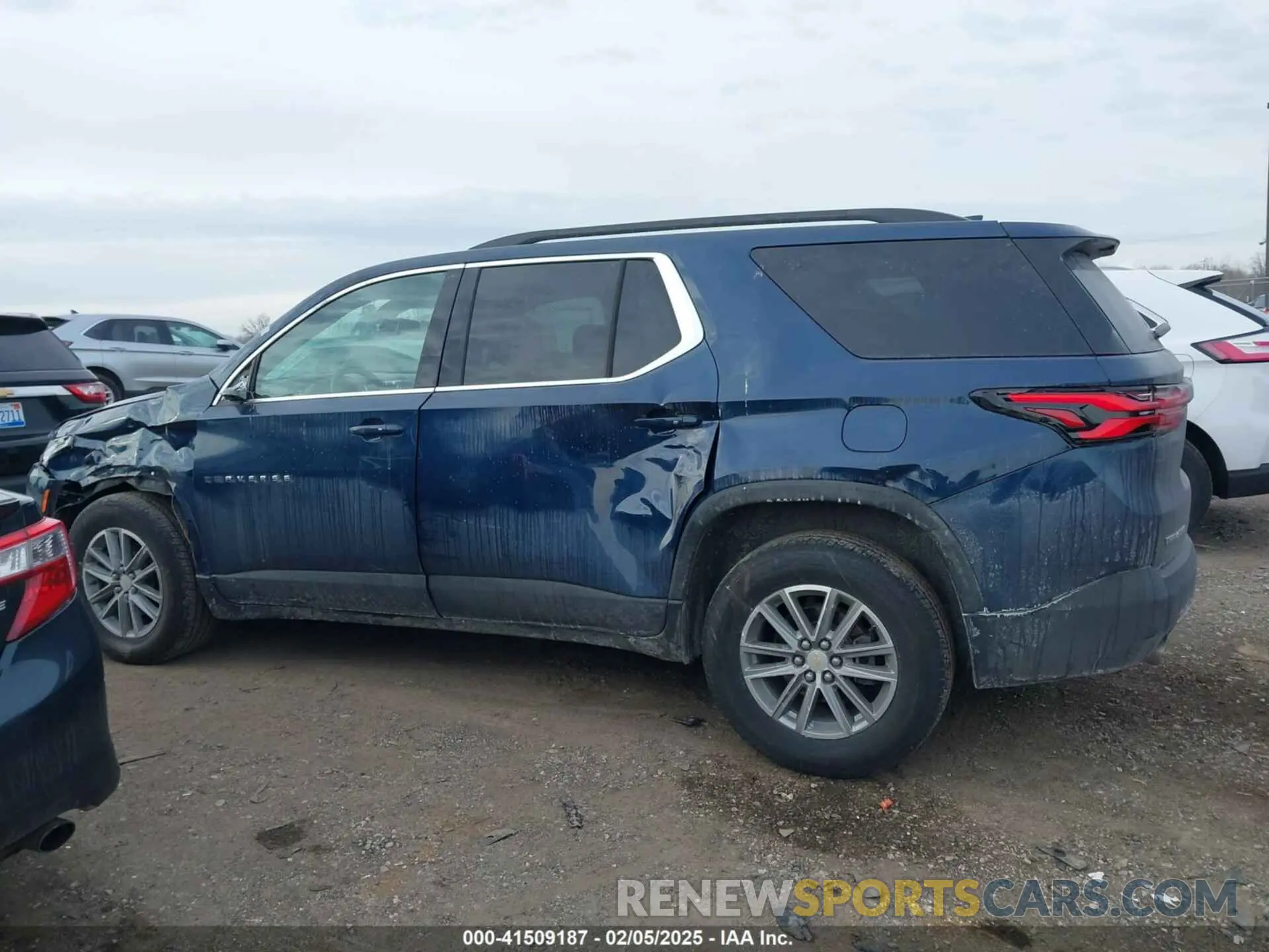 14 fotografías del automóvil dañado 1GNERGKW5PJ286607 CHEVROLET TRAVERSE 2023