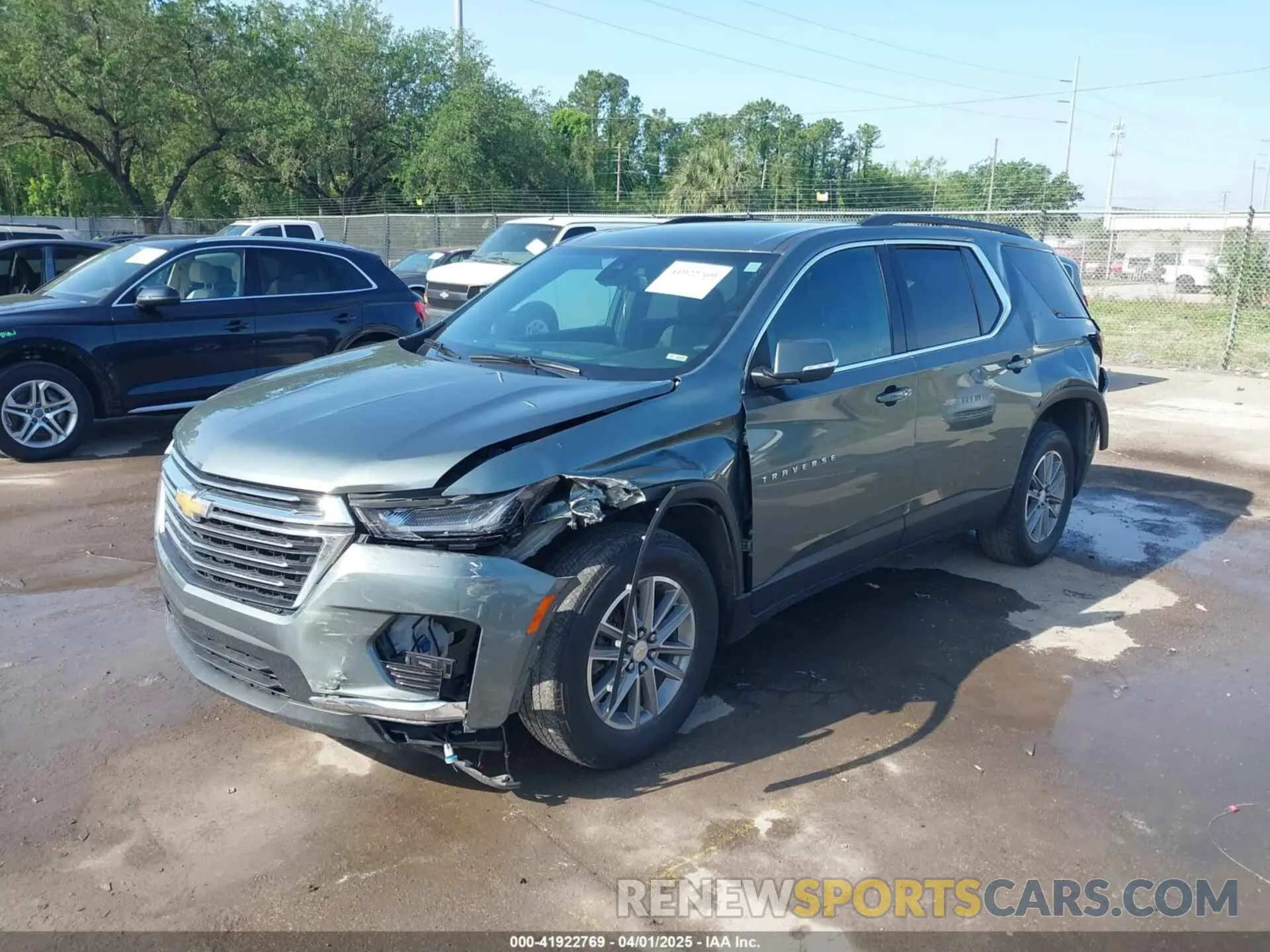 2 fotografías del automóvil dañado 1GNERGKW6PJ110388 CHEVROLET TRAVERSE 2023