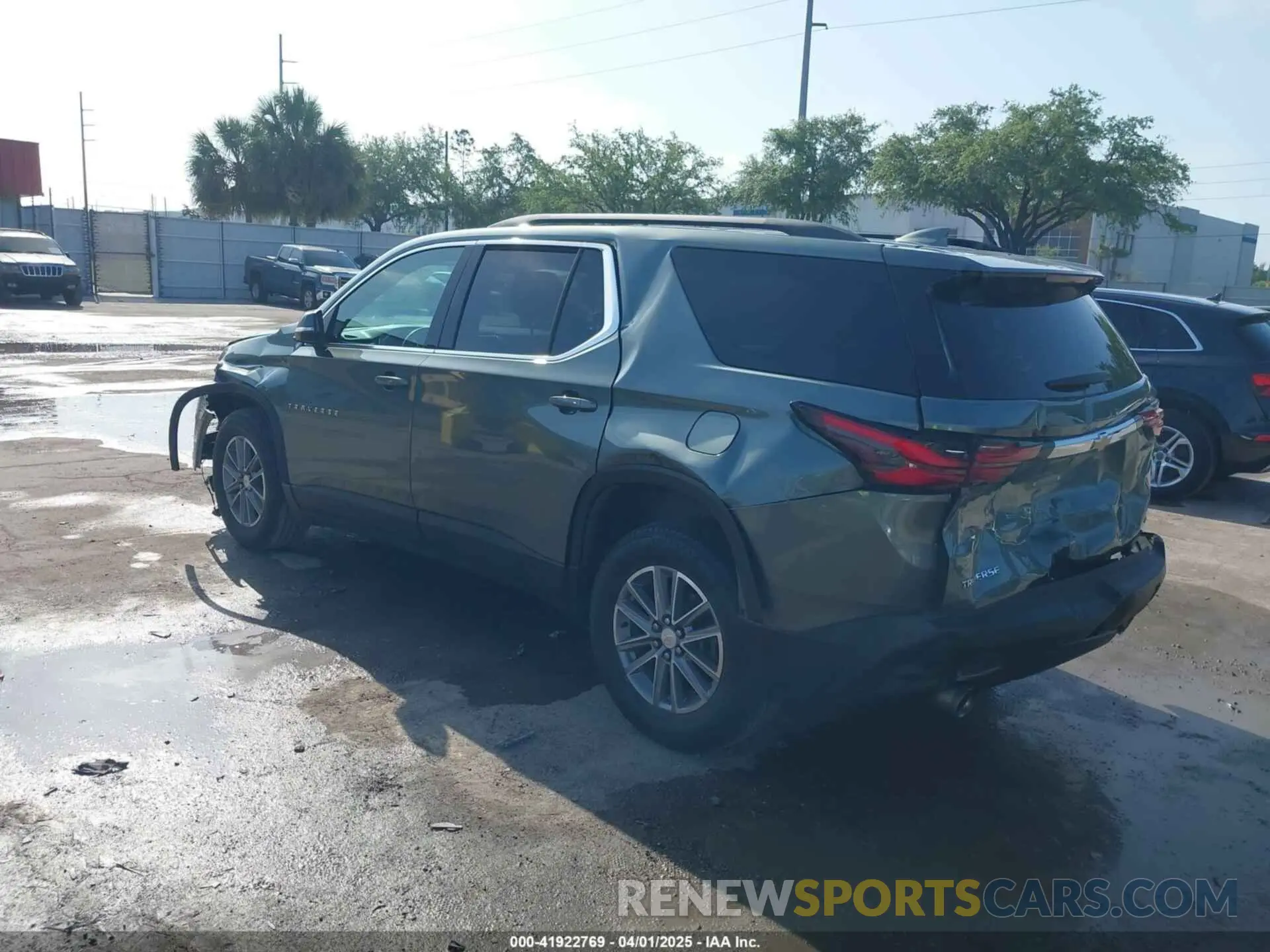 3 fotografías del automóvil dañado 1GNERGKW6PJ110388 CHEVROLET TRAVERSE 2023