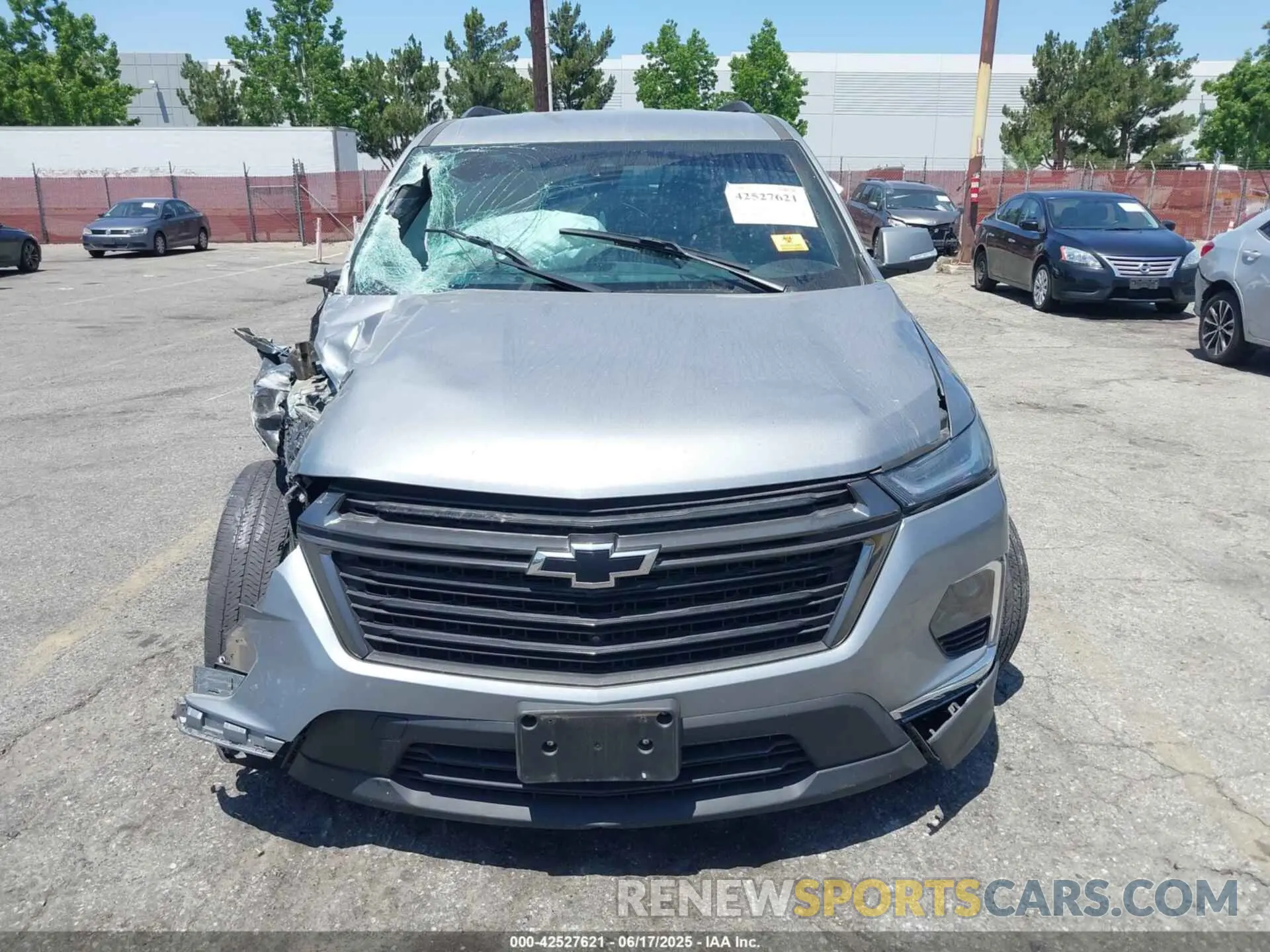 13 fotografías del automóvil dañado 1GNERGKW8PJ166414 CHEVROLET TRAVERSE 2023