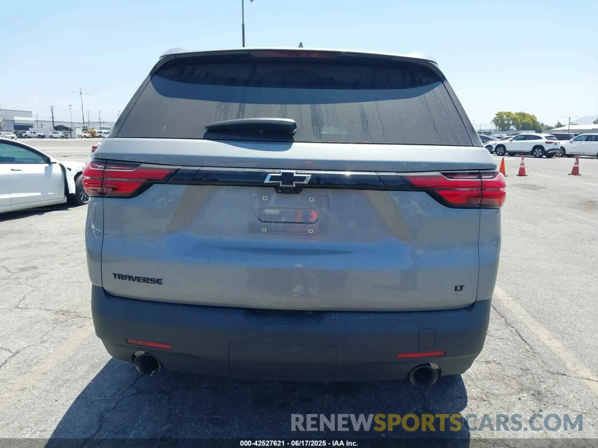 17 fotografías del automóvil dañado 1GNERGKW8PJ166414 CHEVROLET TRAVERSE 2023