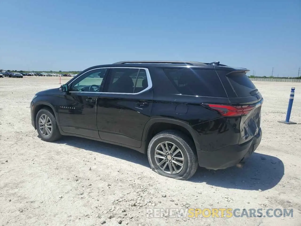 2 fotografías del automóvil dañado 1GNERGKW8PJ172729 CHEVROLET TRAVERSE 2023