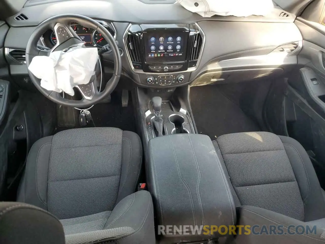 8 fotografías del automóvil dañado 1GNERGKWXPJ117344 CHEVROLET TRAVERSE 2023