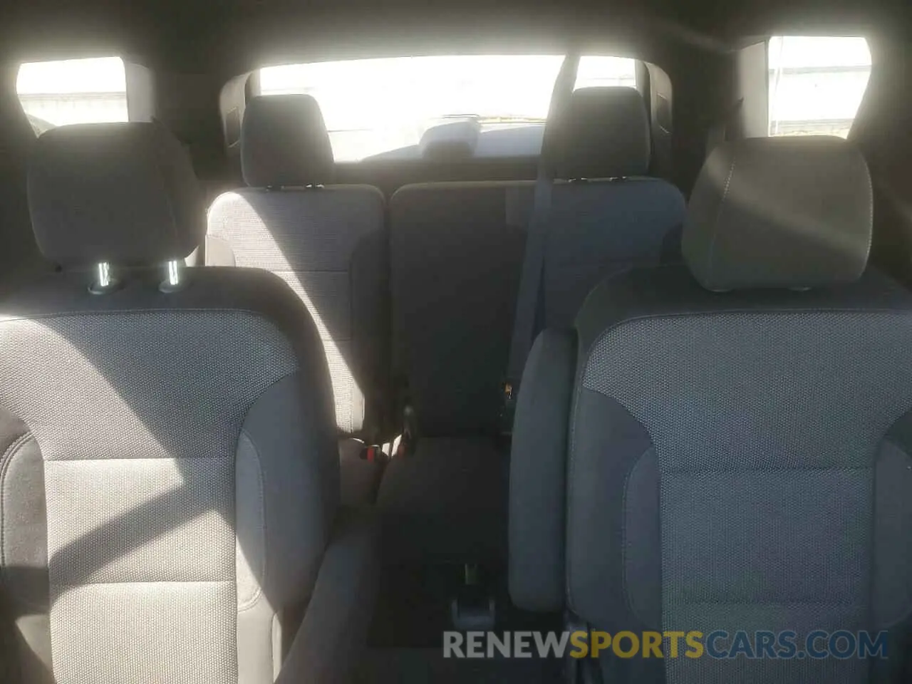 10 fotografías del automóvil dañado 1GNERGKWXPJ119711 CHEVROLET TRAVERSE 2023