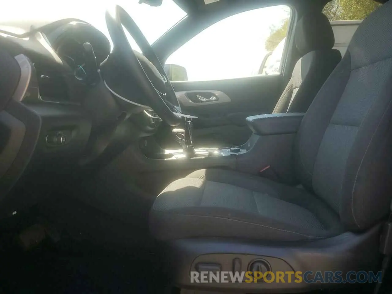 7 fotografías del automóvil dañado 1GNERGKWXPJ119711 CHEVROLET TRAVERSE 2023